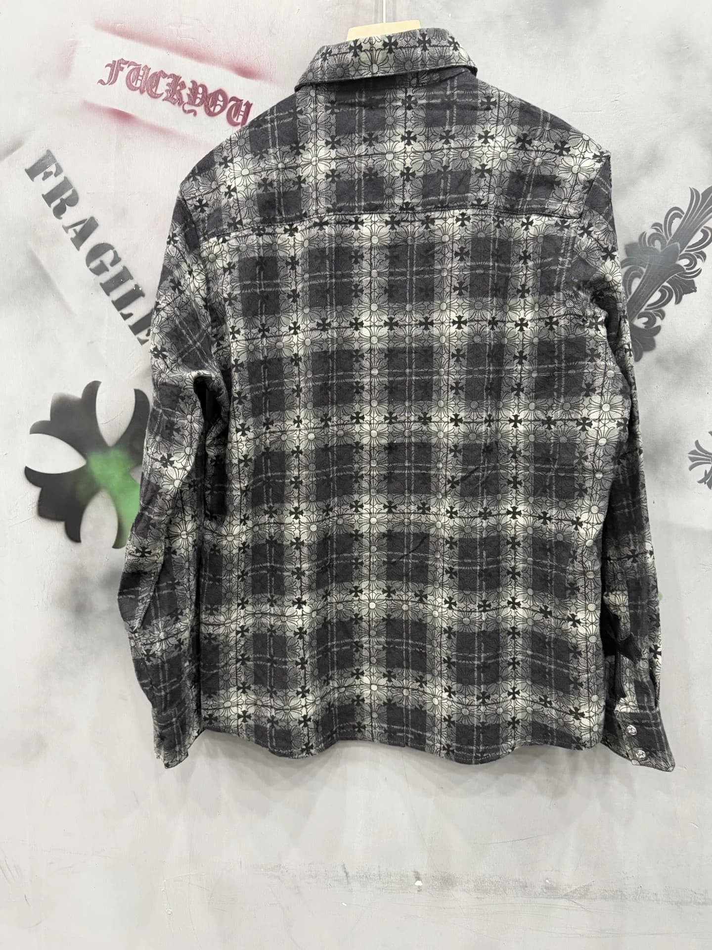Рубашка в клетку Chrome Hearts, вид сзади