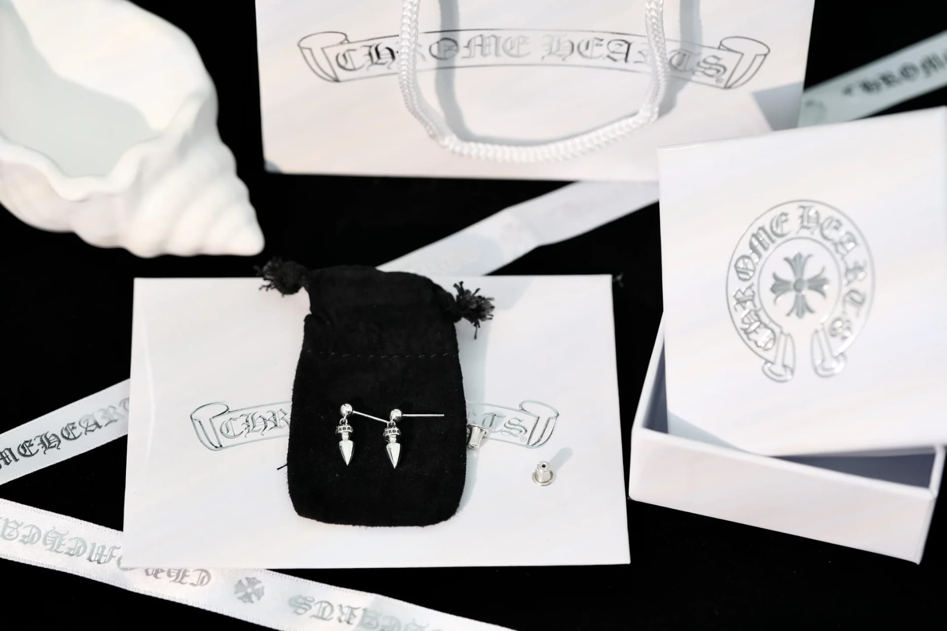 Комплект серег Chrome Hearts с фирменным мешочком, коробкой и подарочным пакетом