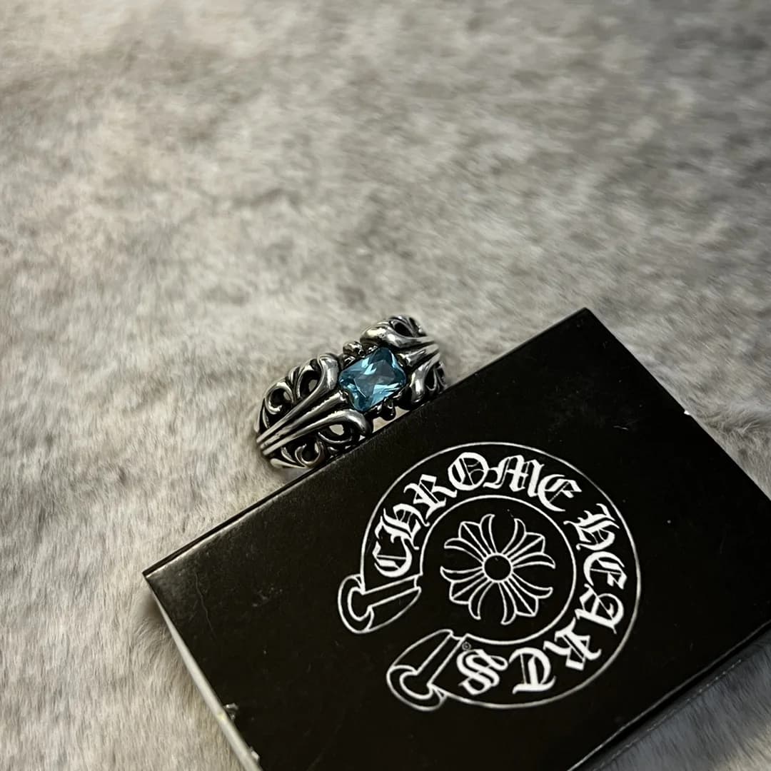 Серебряное кольцо Chrome Hearts K&T с синим кристаллом на фирменном боксе