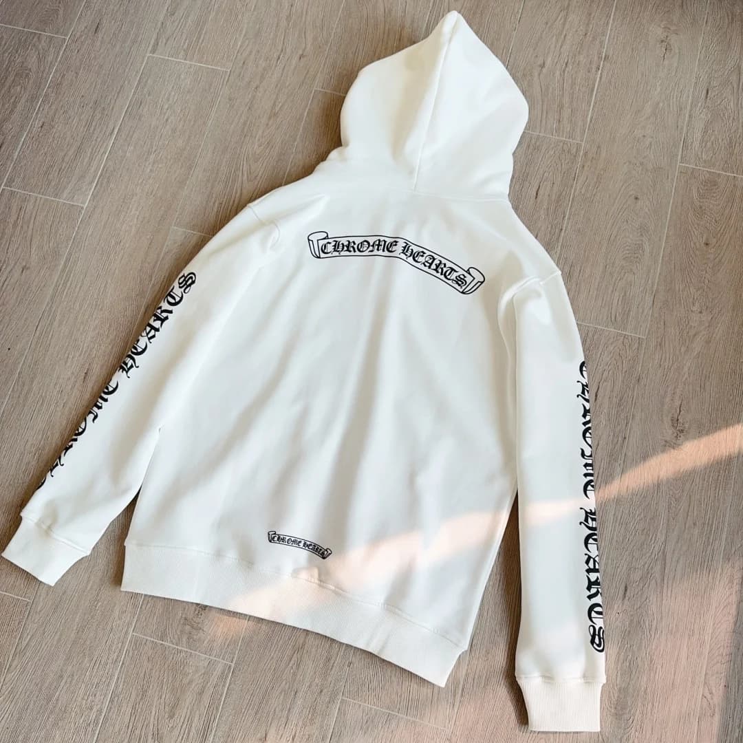 Белое зип-худи Chrome Hearts с принтом Scroll, вид сзади под углом