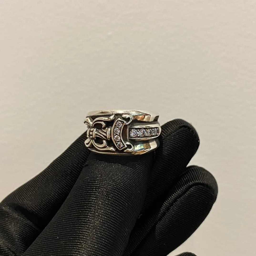 Кольцо Chrome Hearts Dagger из серебра 925 пробы, вид спереди