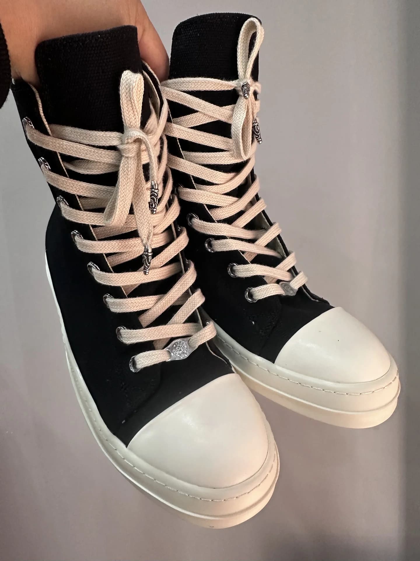 Высокие черные кеды Chrome Hearts x Rick Owens DRKSHDW, вид спереди