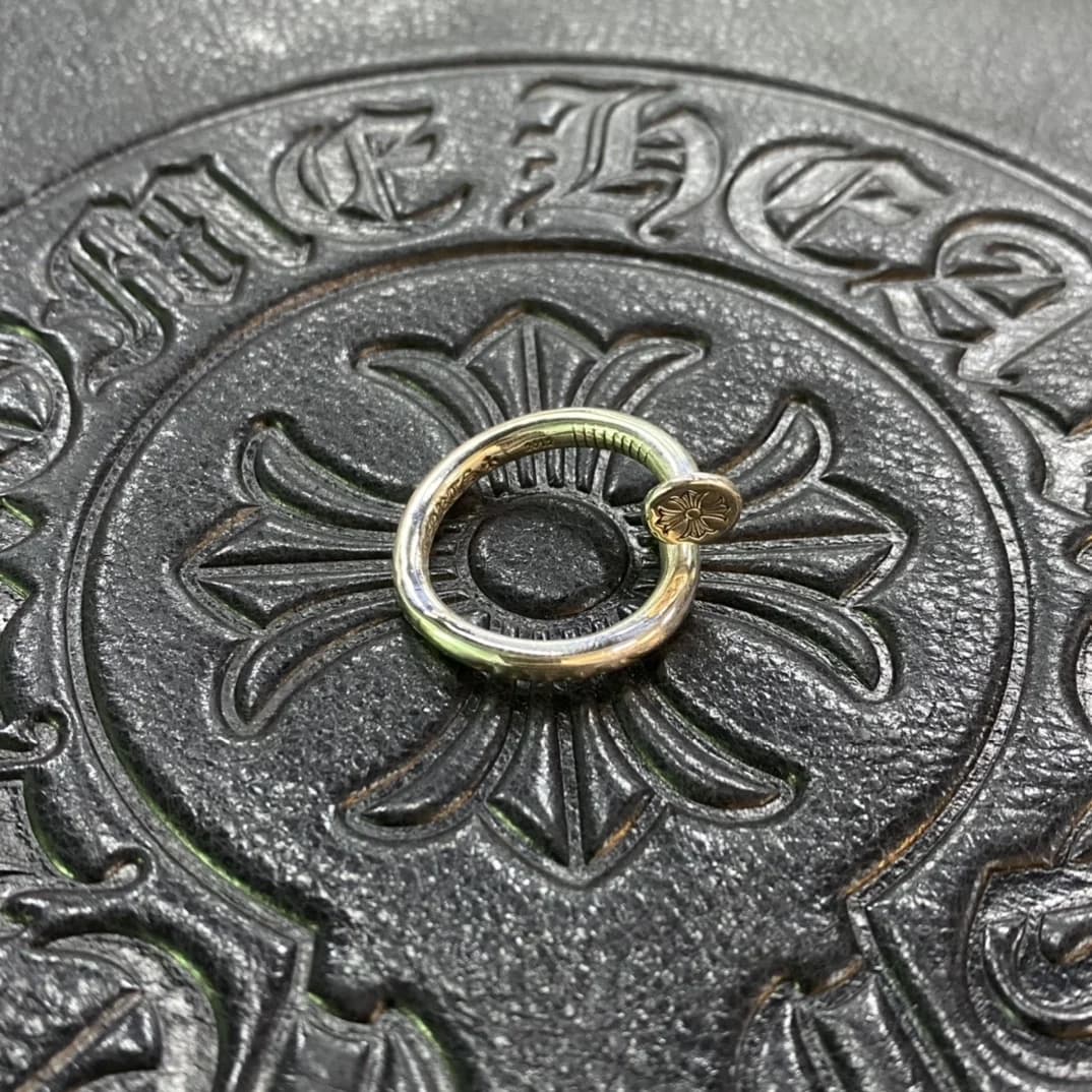 Кольцо Chrome Hearts Nail с плоской шляпкой вид сверху