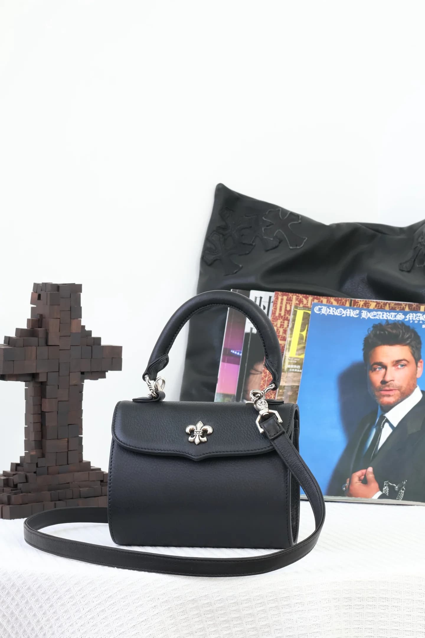 Сумка Chrome Hearts из черной зернистой кожи с верхней ручкой и ремнем через плечо