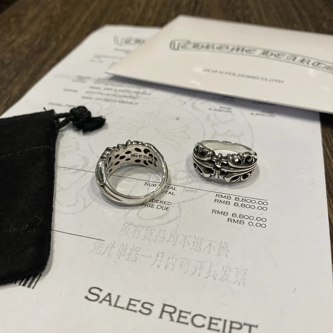 Кольца Chrome Hearts K&T с демонстрацией внутренней гравировки и комплектацией