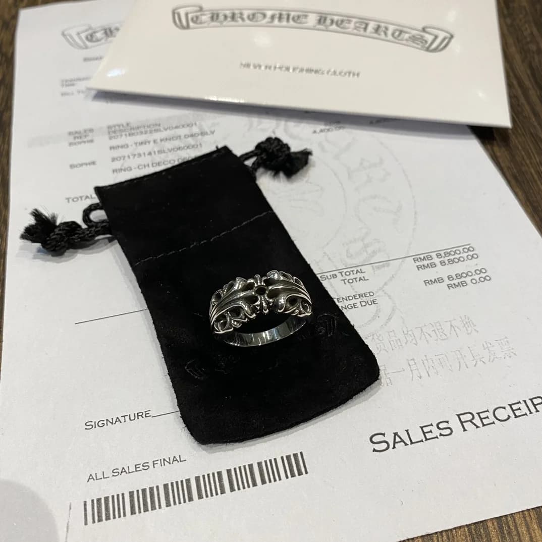 Кольцо Chrome Hearts K&T на фирменном замшевом чехле и документах
