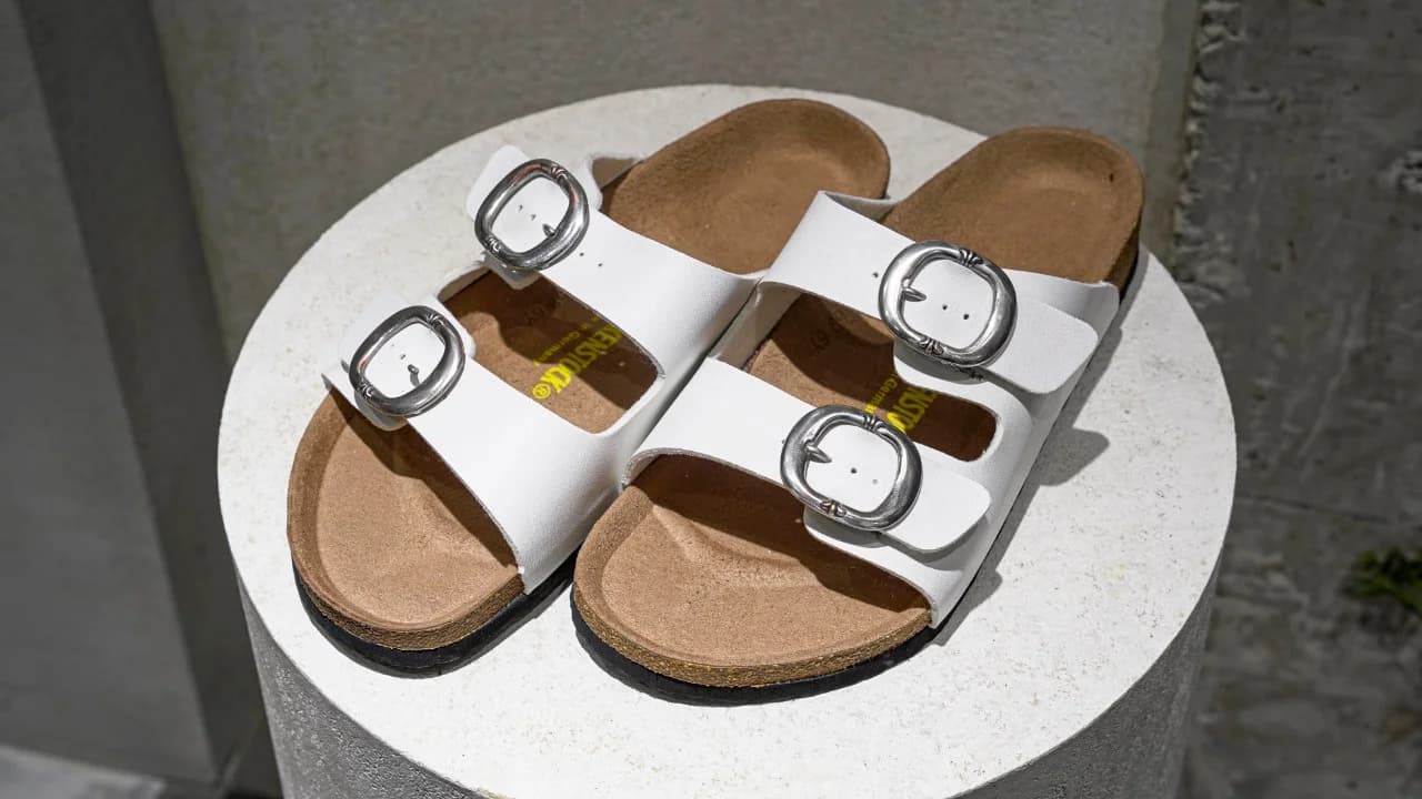 Белые кожаные сандалии Chrome Hearts x Birkenstock Arizona с серебряными пряжками