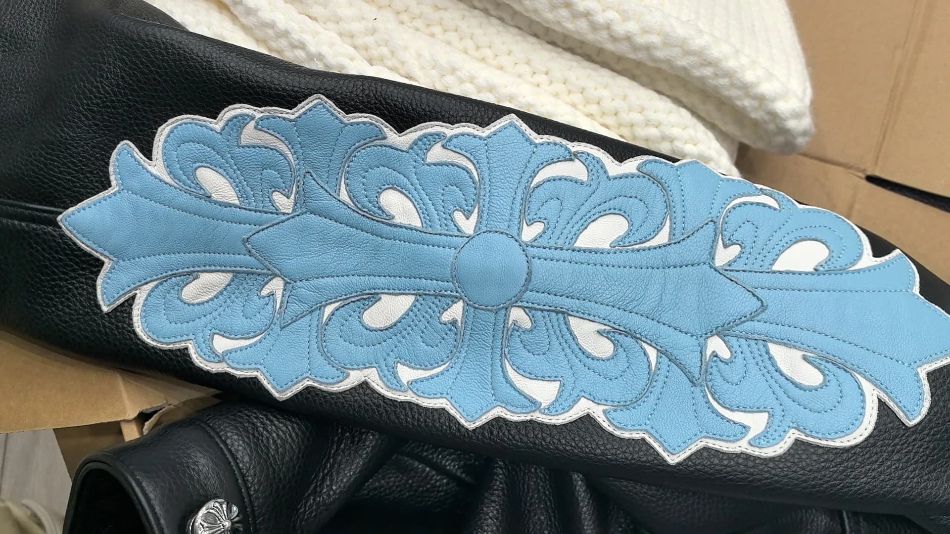 Chrome Hearts Кожаная куртка с нашивками