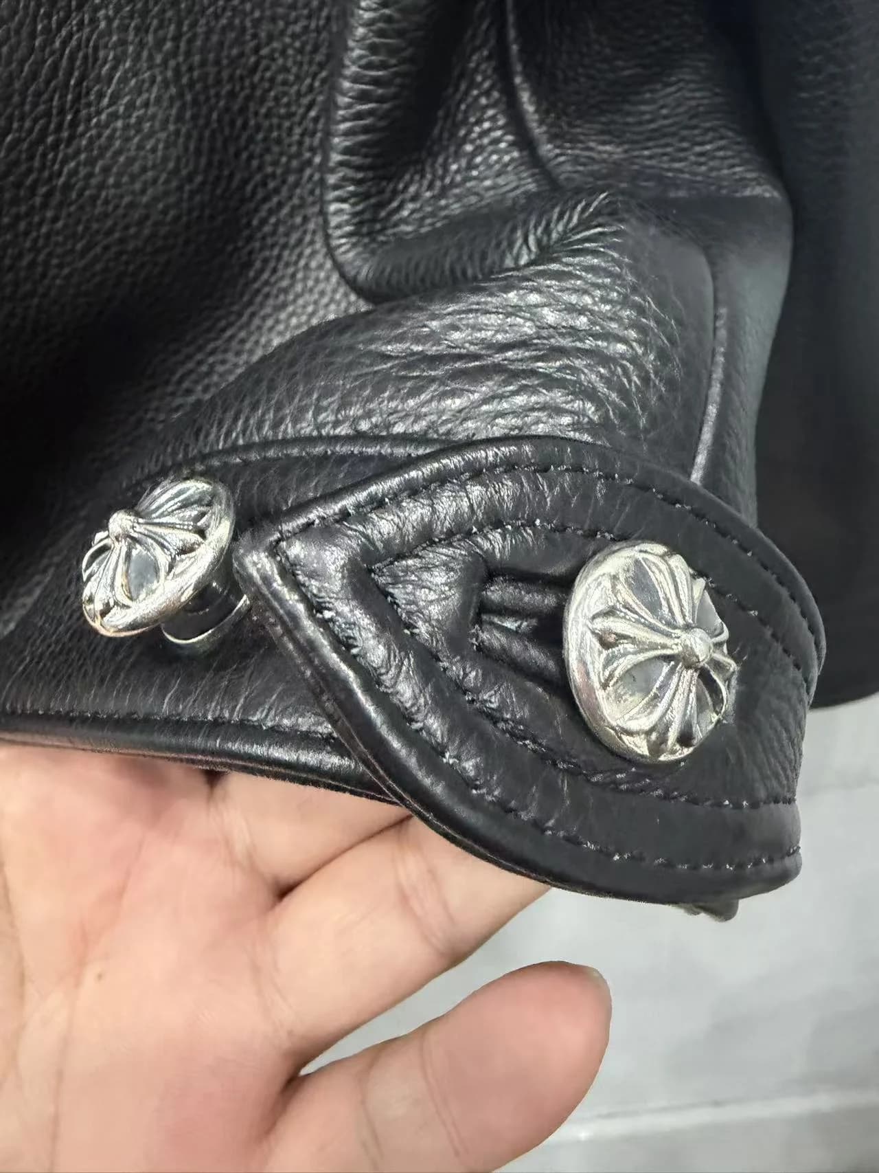 Chrome Hearts Кожаная куртка с нашивками