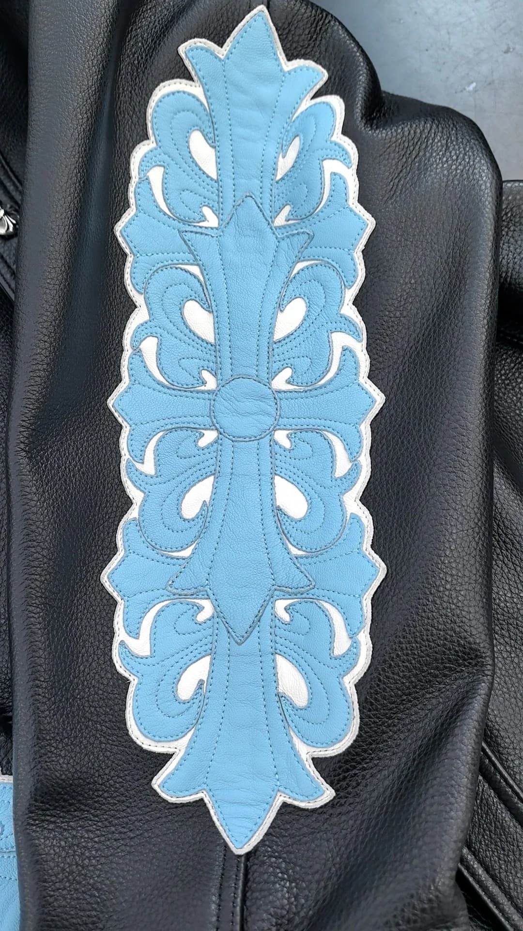 Chrome Hearts Кожаная куртка с нашивками