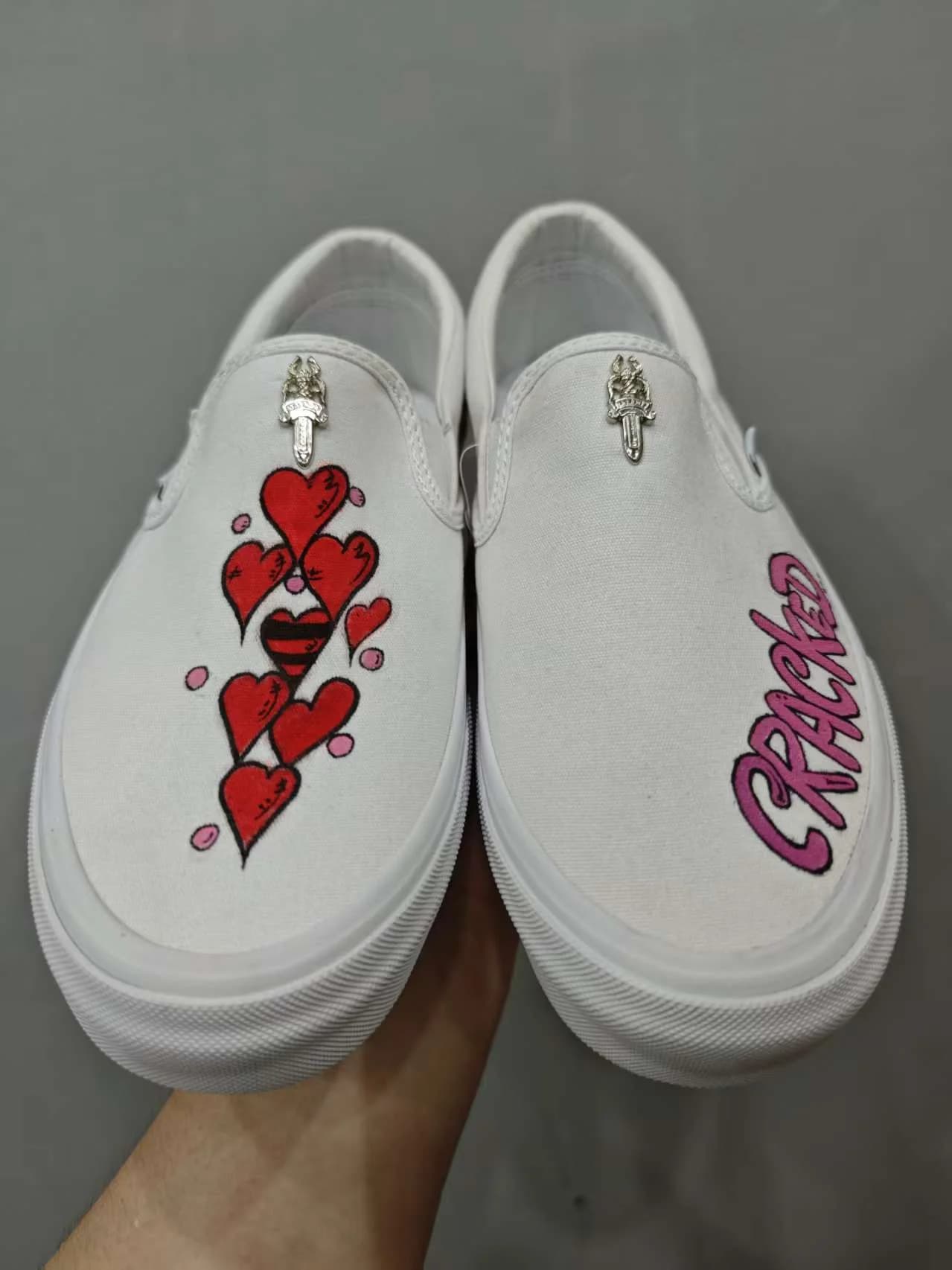 Белые кеды-слипоны Chrome Hearts x Vans x Matty Boy с ручной росписью, вид сверху