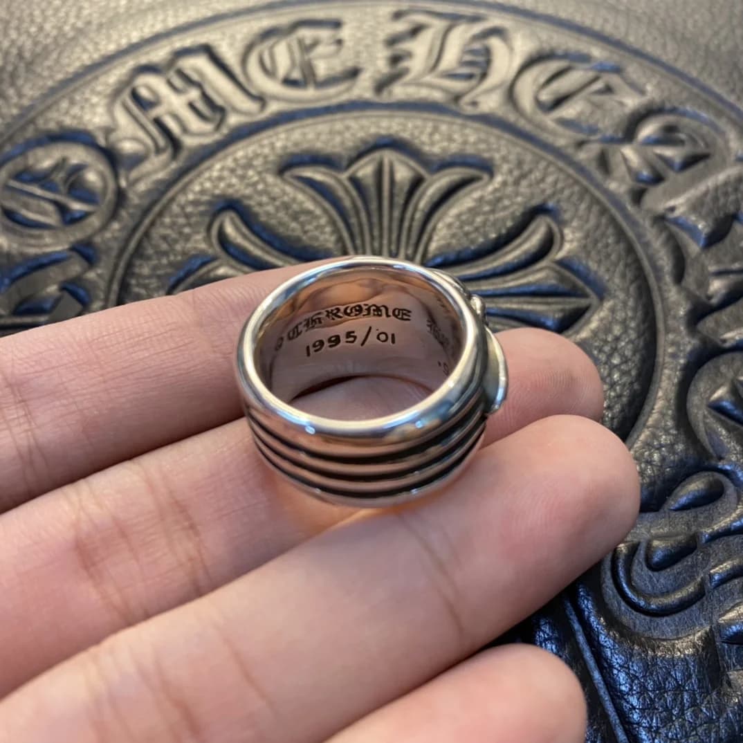 Внутренняя гравировка Chrome Hearts 1995/01 на массивном серебряном кольце