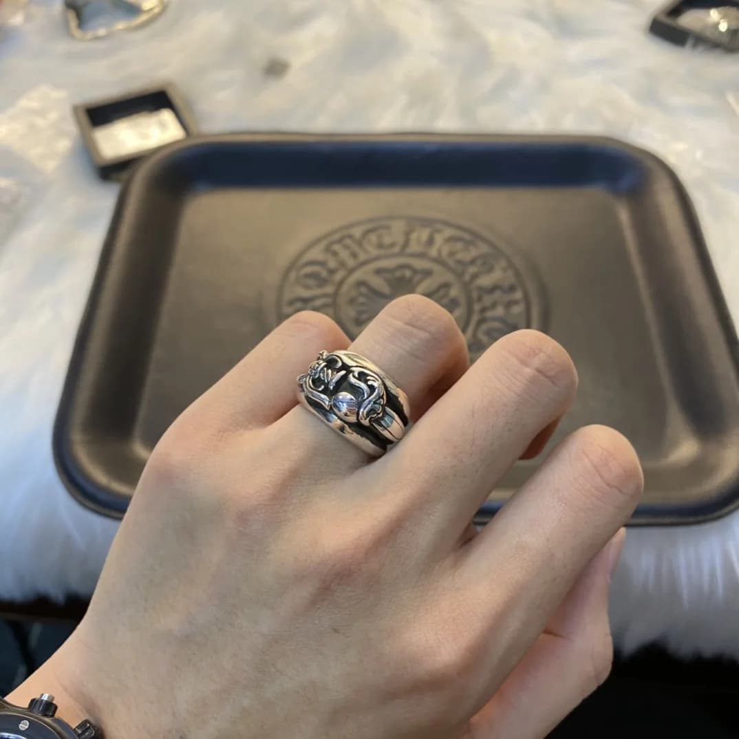 Кольцо Chrome Hearts Dagger Heart на руке