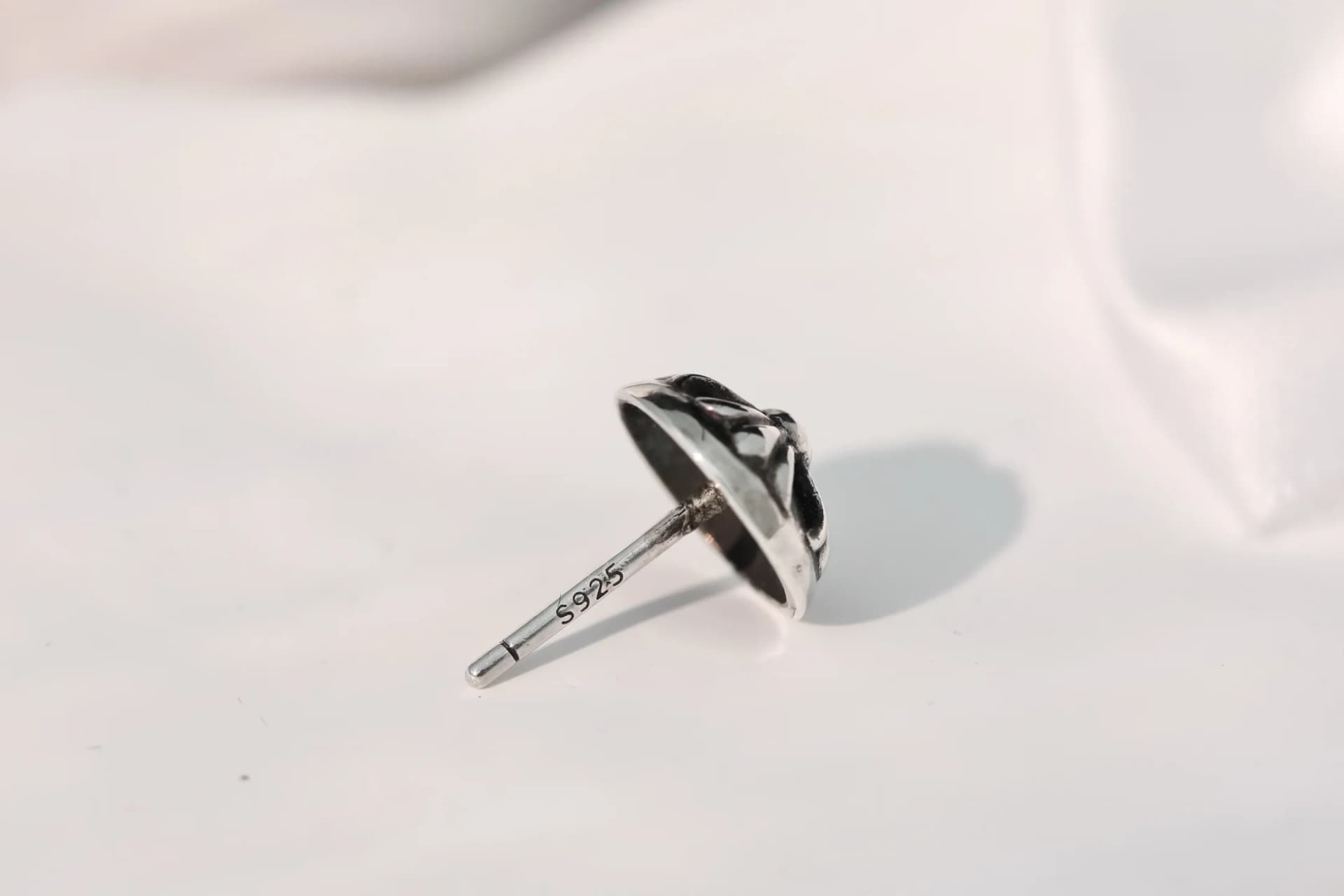 Штифт серьги Chrome Hearts с гравировкой пробы S925