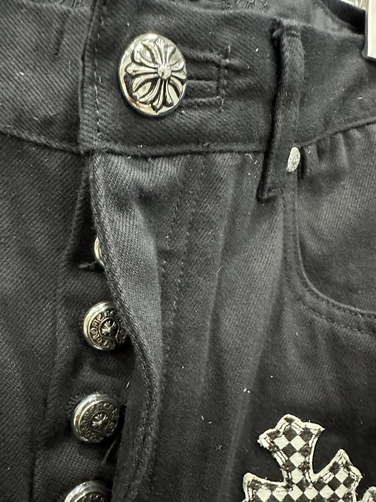 Джинсы Chrome Hearts с нашивками