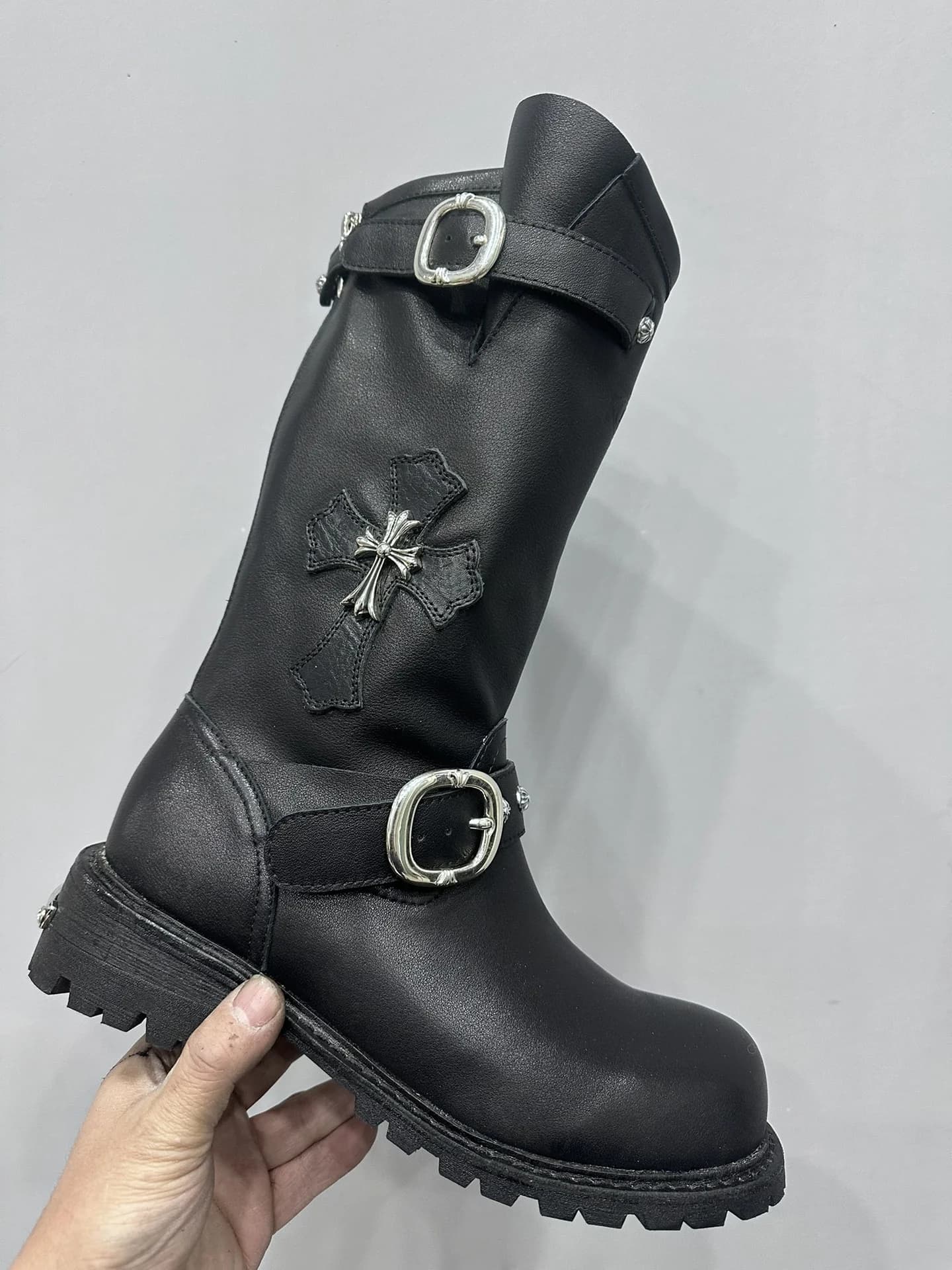 Боковой вид сапога Chrome Hearts x Wesco
