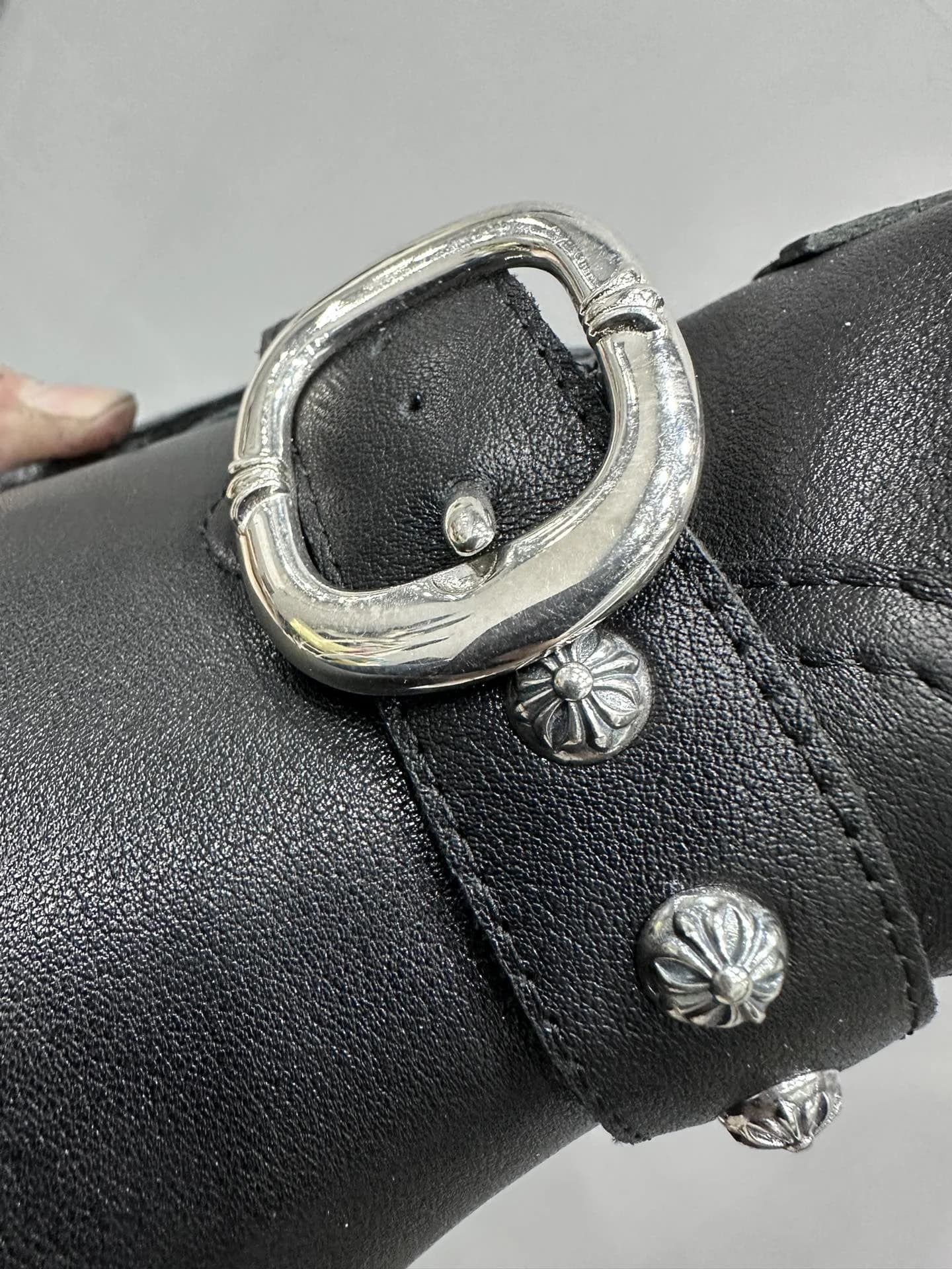 Металлическая пряжка ремешка сапог Chrome Hearts x Wesco