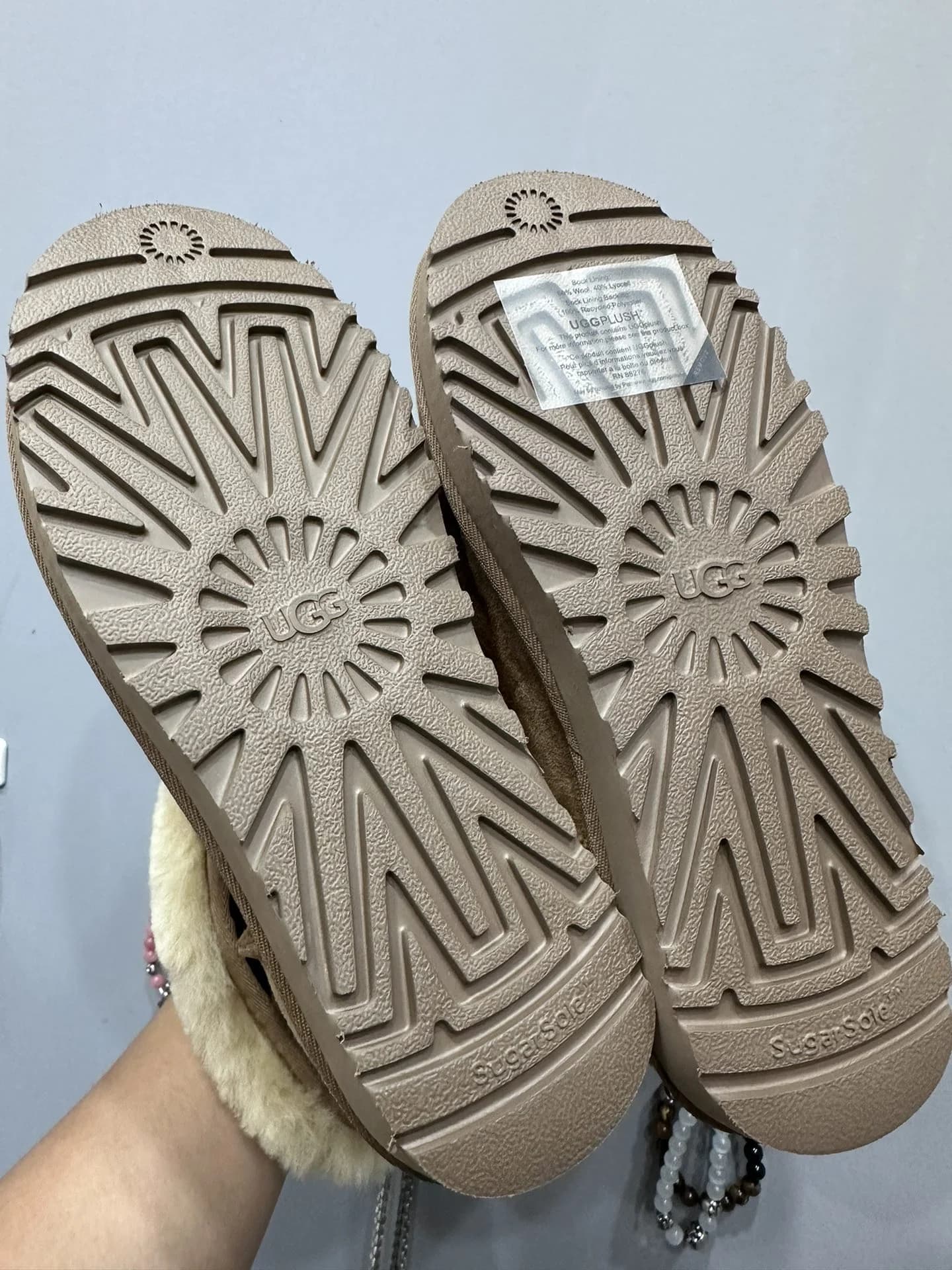 Подошва сапог-угг Chrome Hearts x UGG с фирменным протектором
