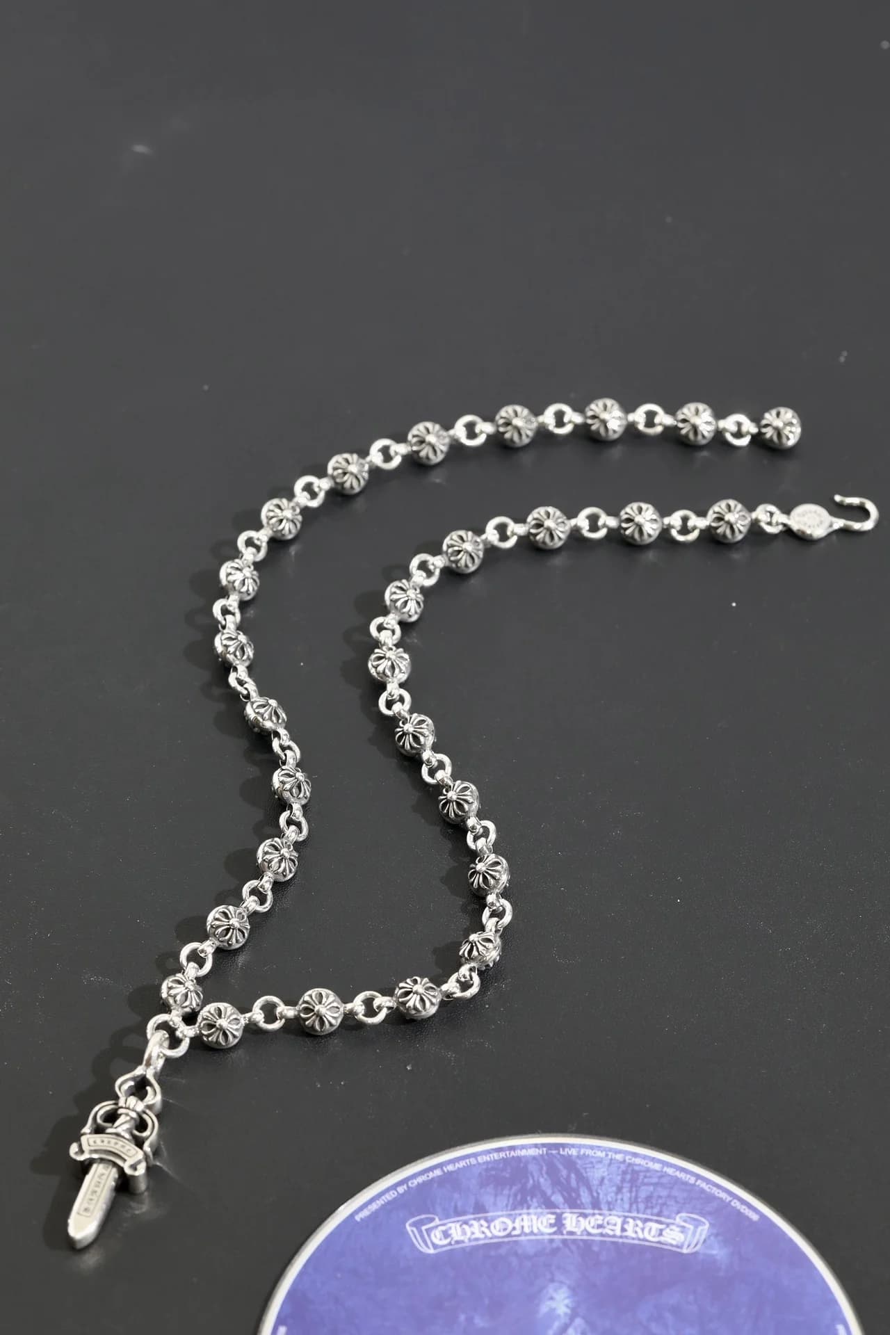 Колье Chrome Hearts из серебра 925 пробы с кинжалом на цепочке Cross Ball