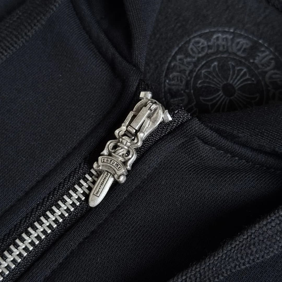 Металлическая молния с фирменным пуллером Chrome Hearts