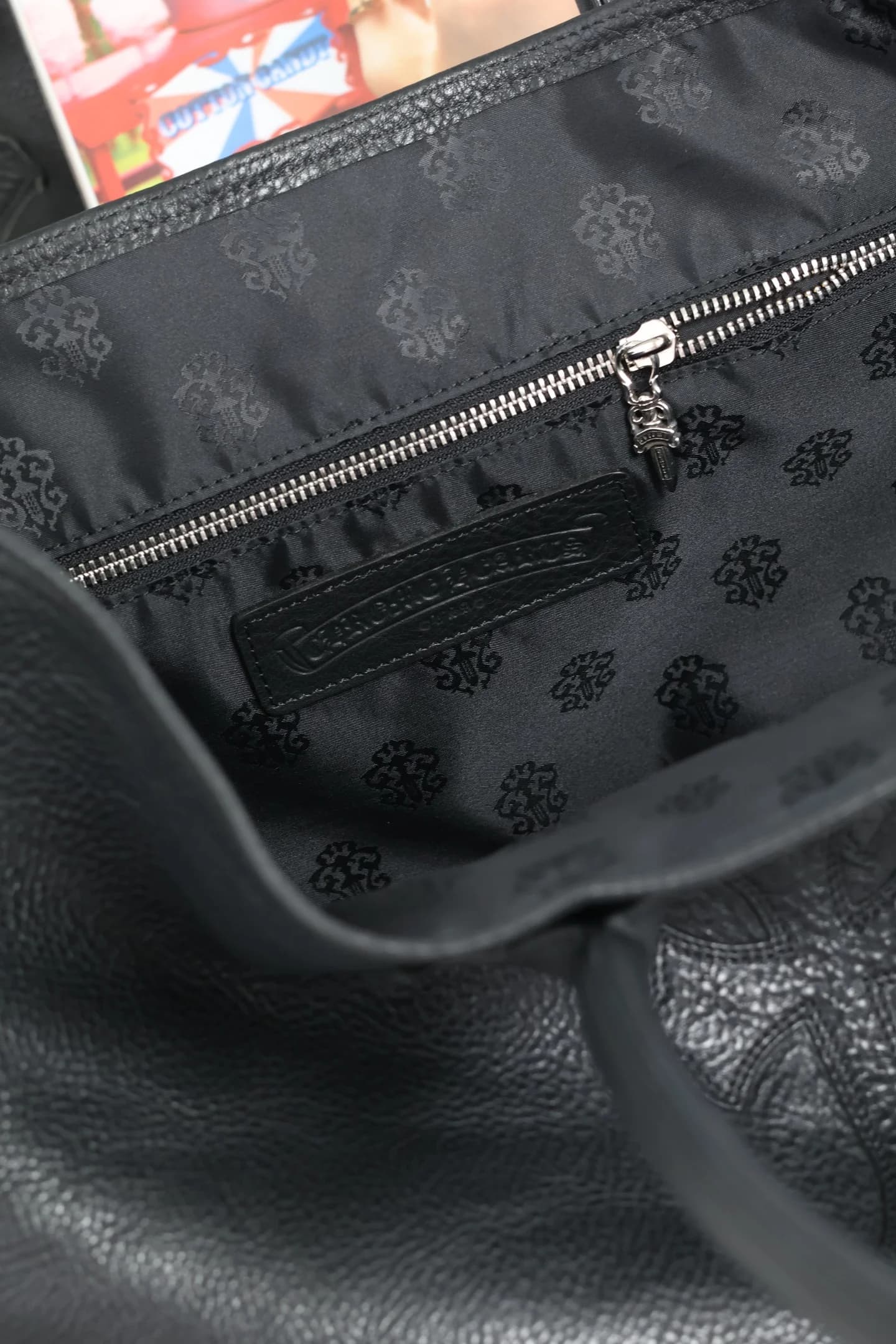 Внутренний карман на молнии с пуллером Dagger и кожаным патчем Chrome Hearts