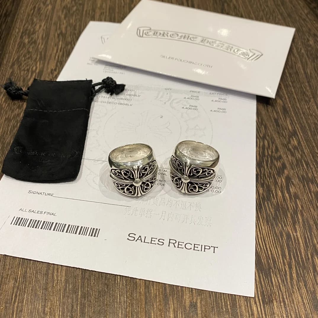 Кольцо Oval Cross из серебра 925 на подложке