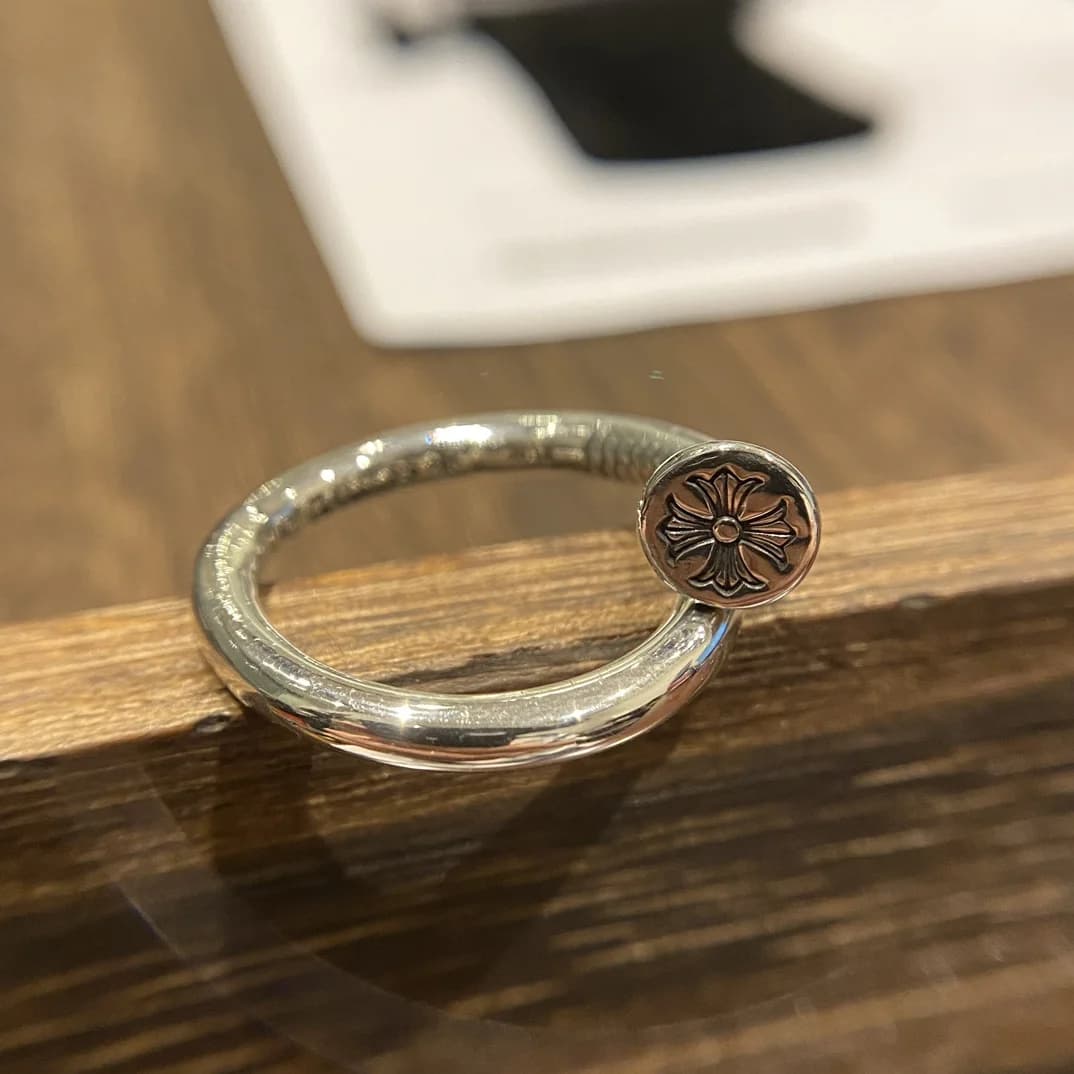 Серебряное кольцо Chrome Hearts Nail с гравировкой на шляпке гвоздя