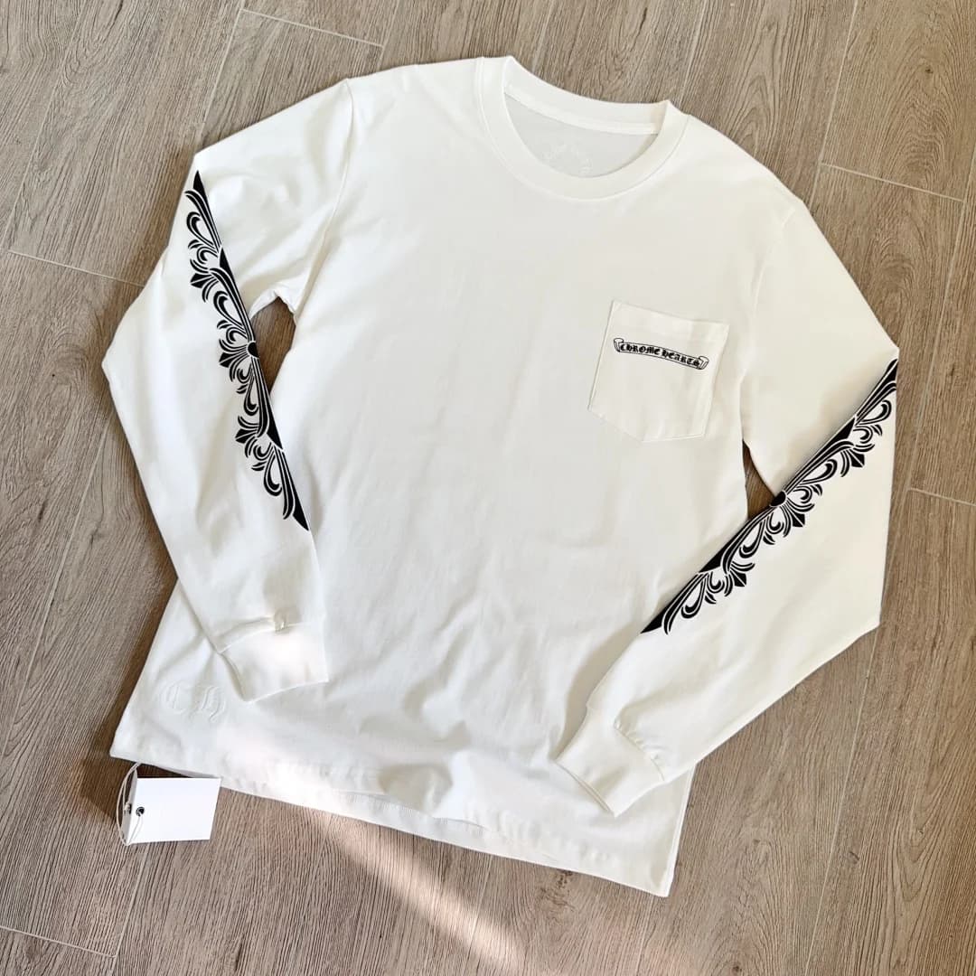 Белый лонгслив Chrome Hearts Aspen Matty Boy под углом