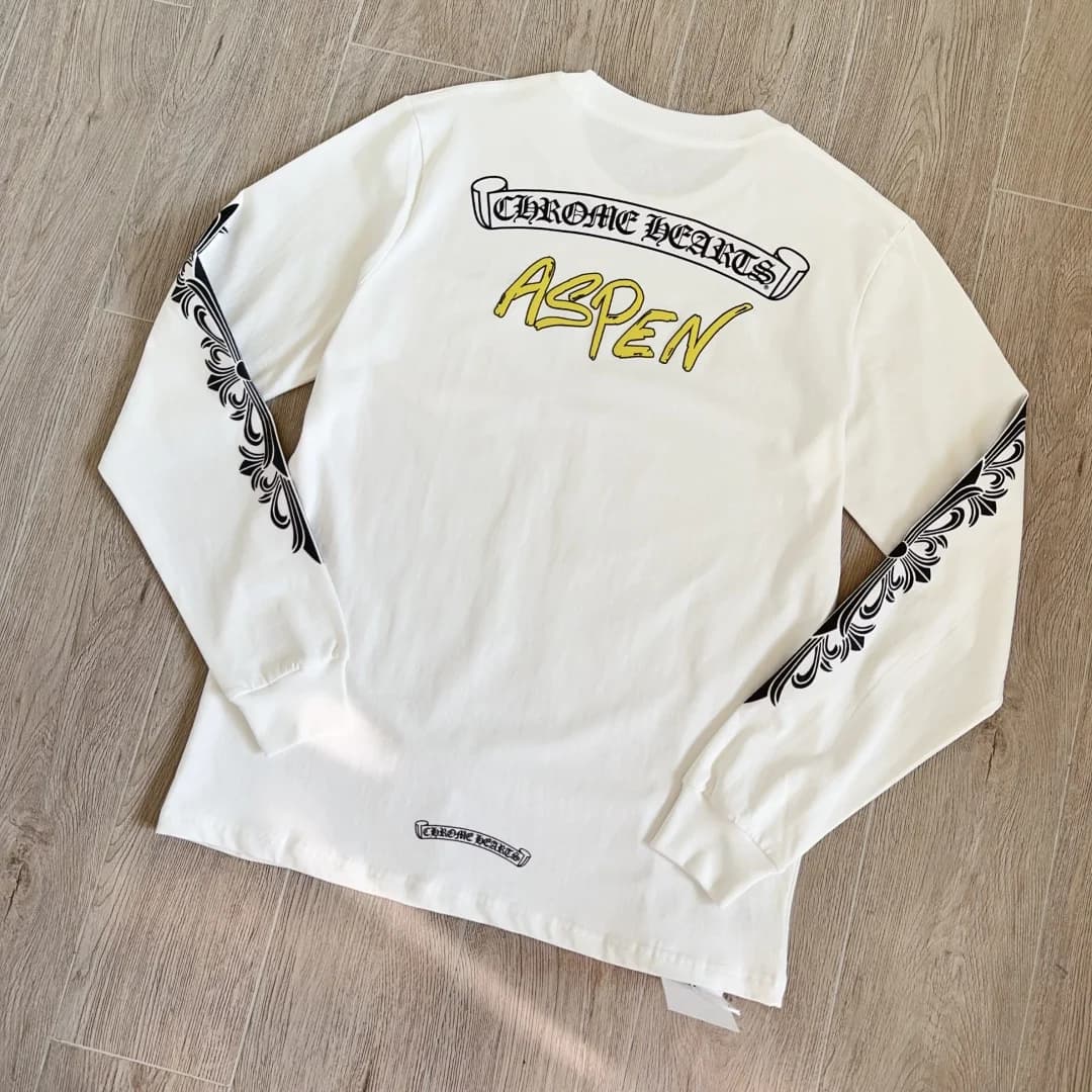 Белый лонгслив Chrome Hearts Aspen Matty Boy со спины под углом