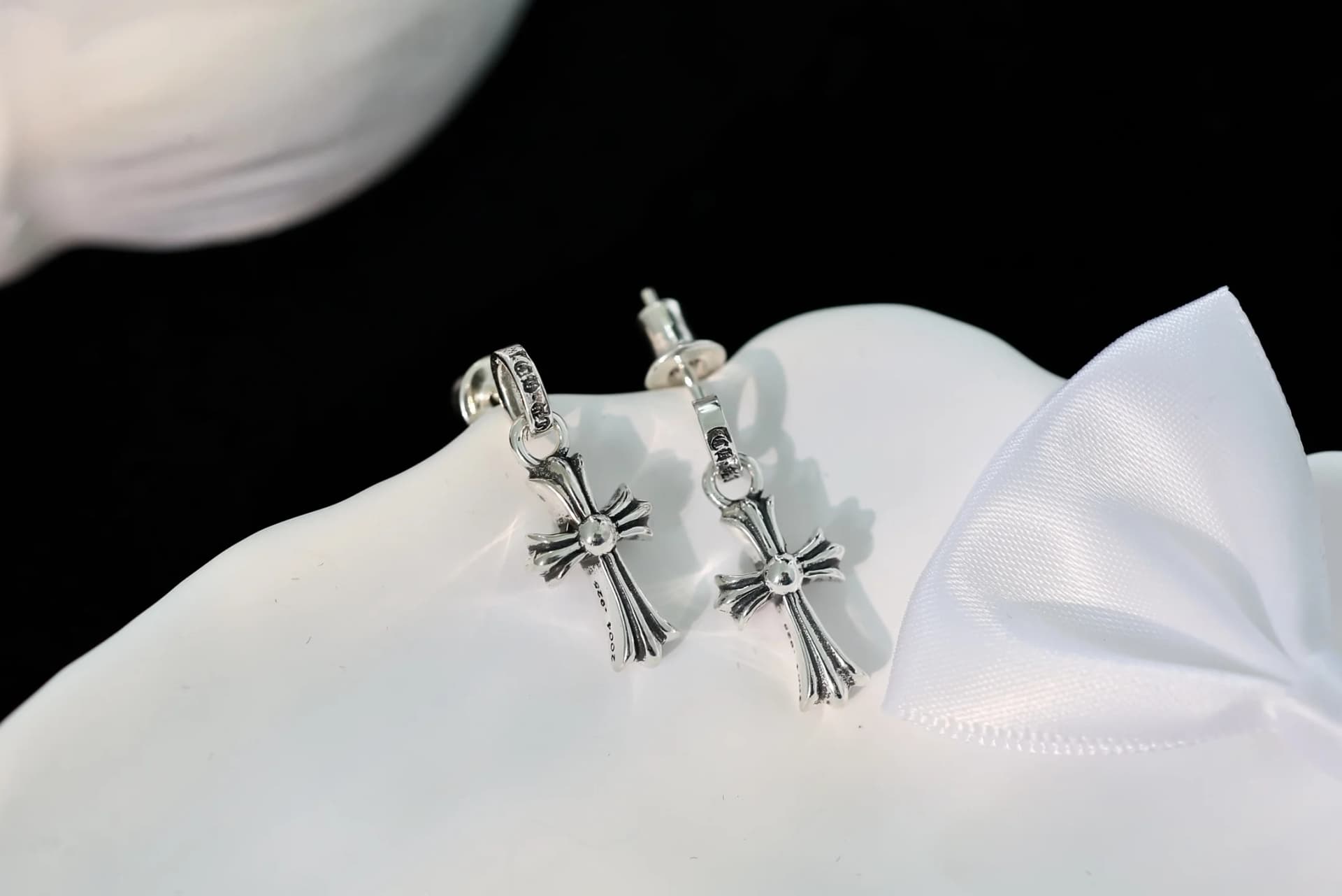 Серьги Chrome Hearts с крестами из серебра 925 пробы