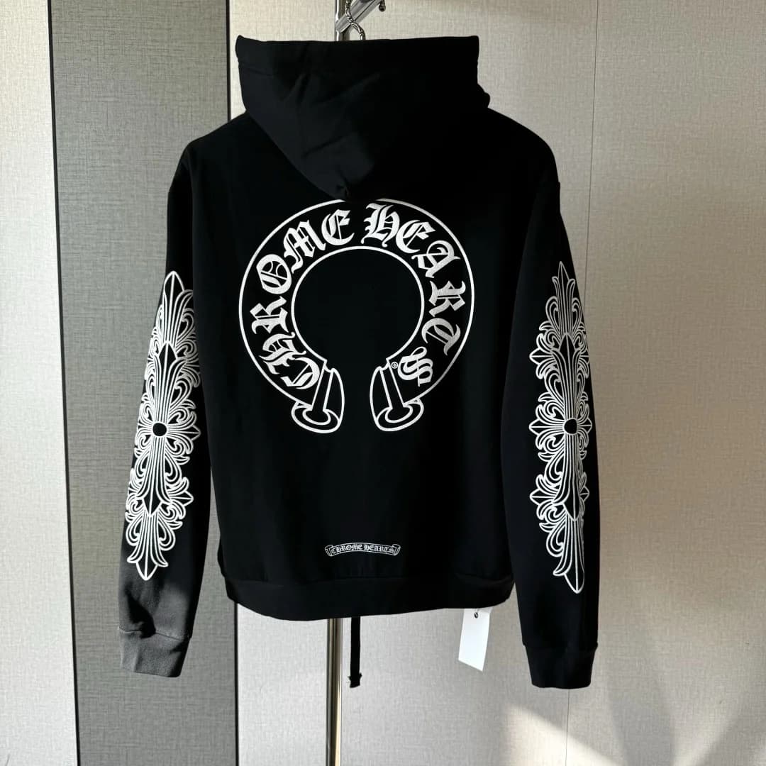 Черное худи Chrome Hearts на вешалке, вид со спины