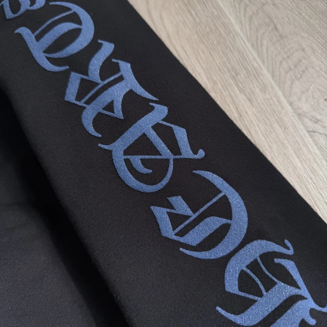 Фирменная бирка и ярлык зип-худи Chrome Hearts