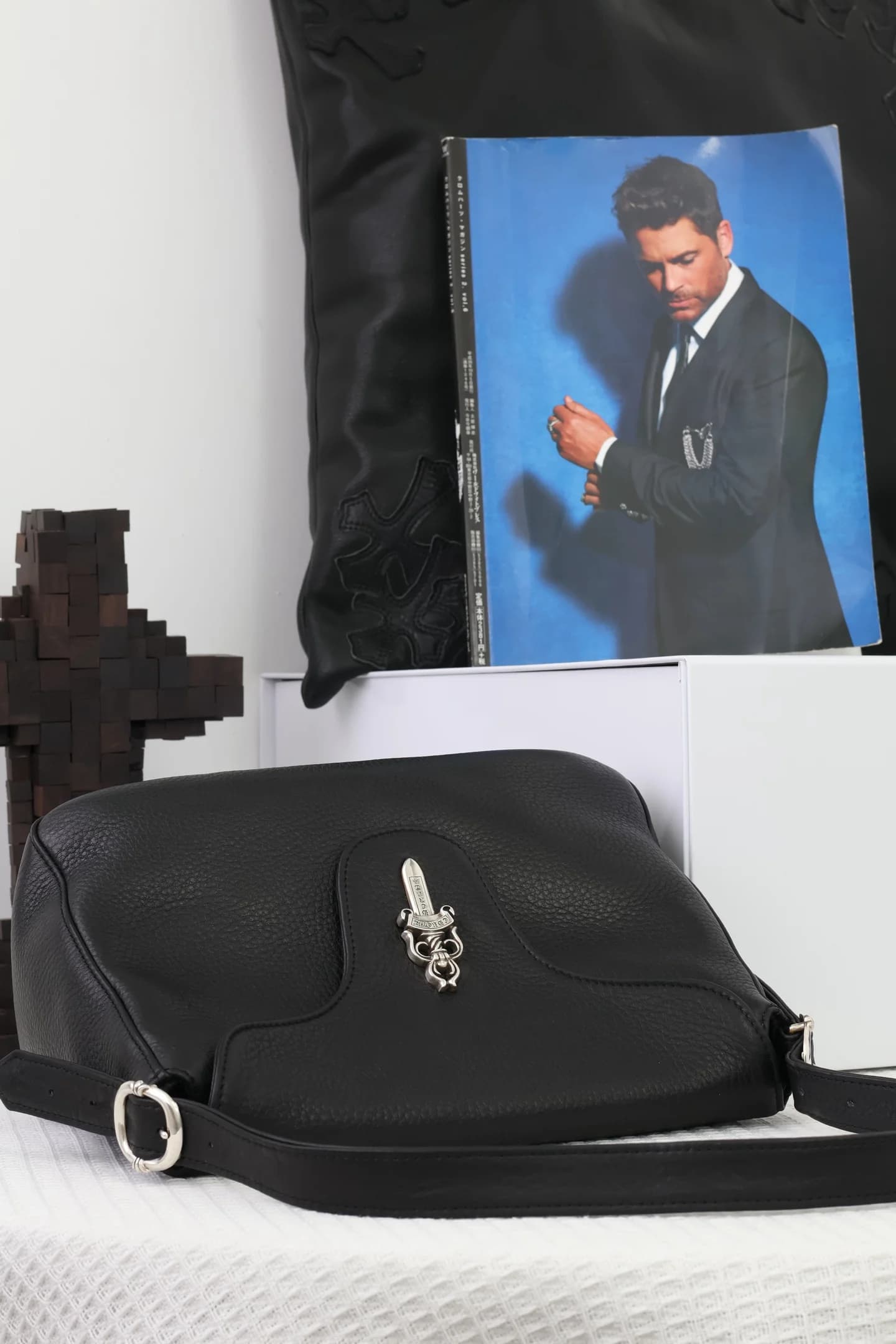 Верхняя часть сумки Chrome Hearts с плечевым ремнём