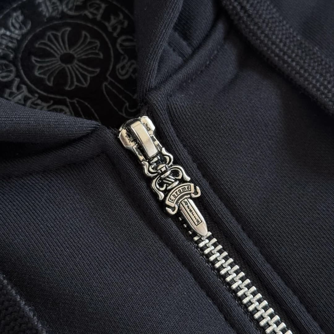 Деталь металлической молнии и пуллера зип-худи Chrome Hearts