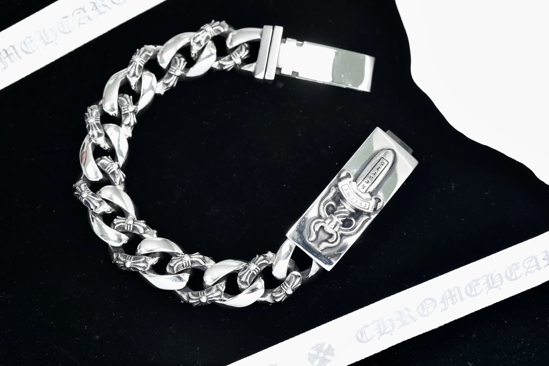 Серебряный браслет-цепь Chrome Hearts с пластиной Dagger ID и коробчатым замком