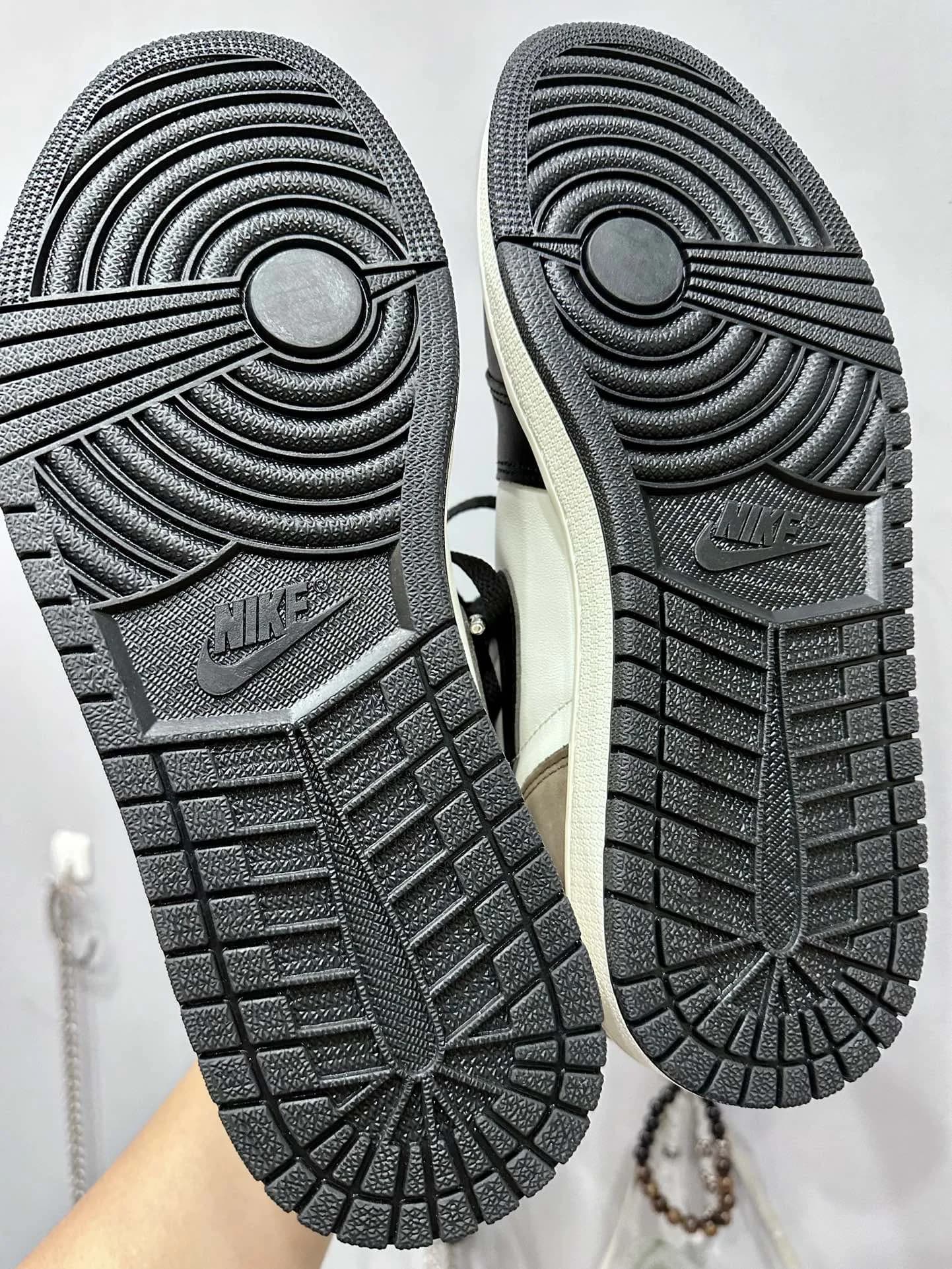 Подошва кроссовок Chrome Hearts x Nike Air Jordan 1 Matty Boy