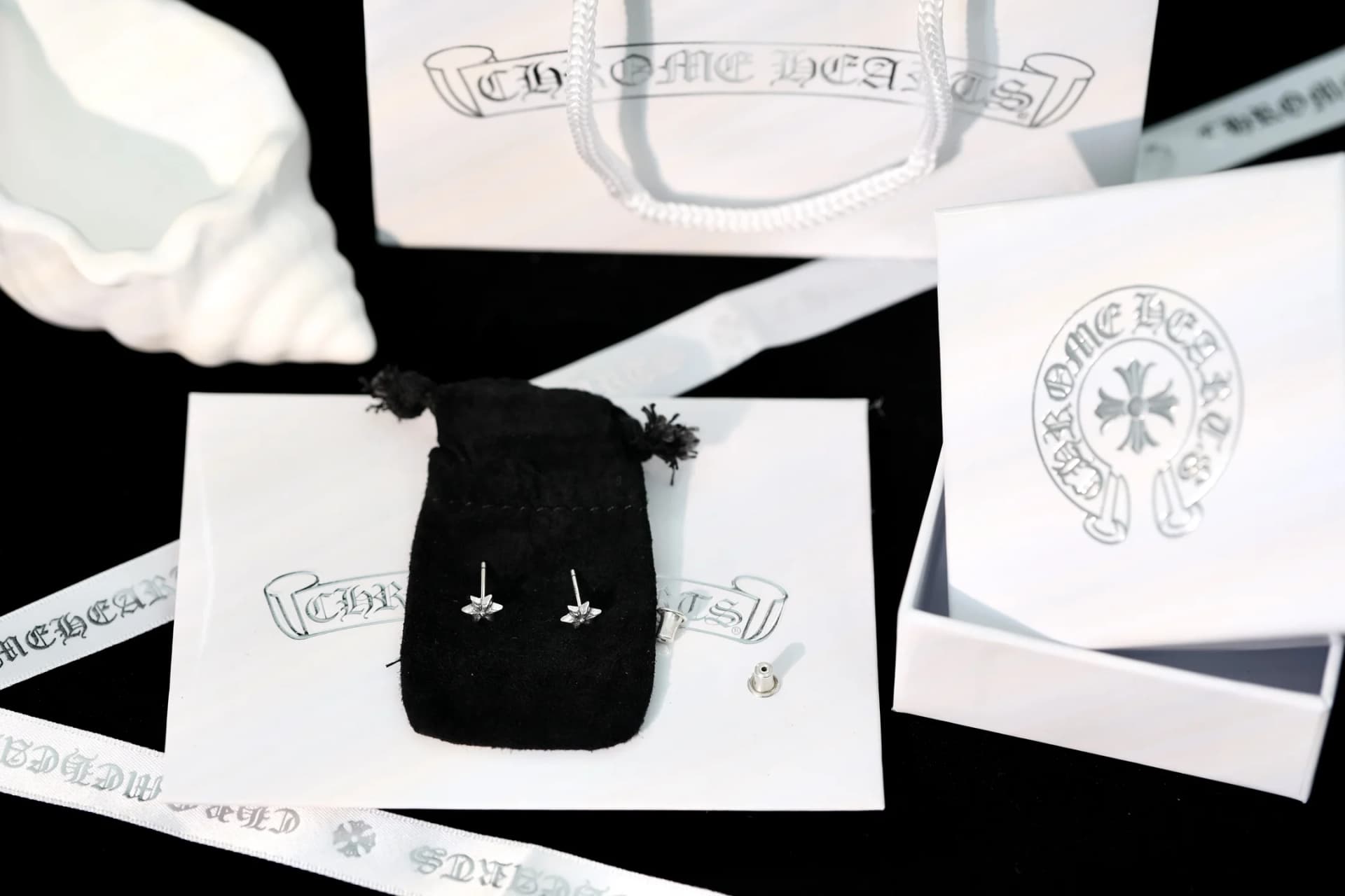 Серьги Chrome Hearts Star в комплекте с фирменной коробкой, мешочком и пакетом