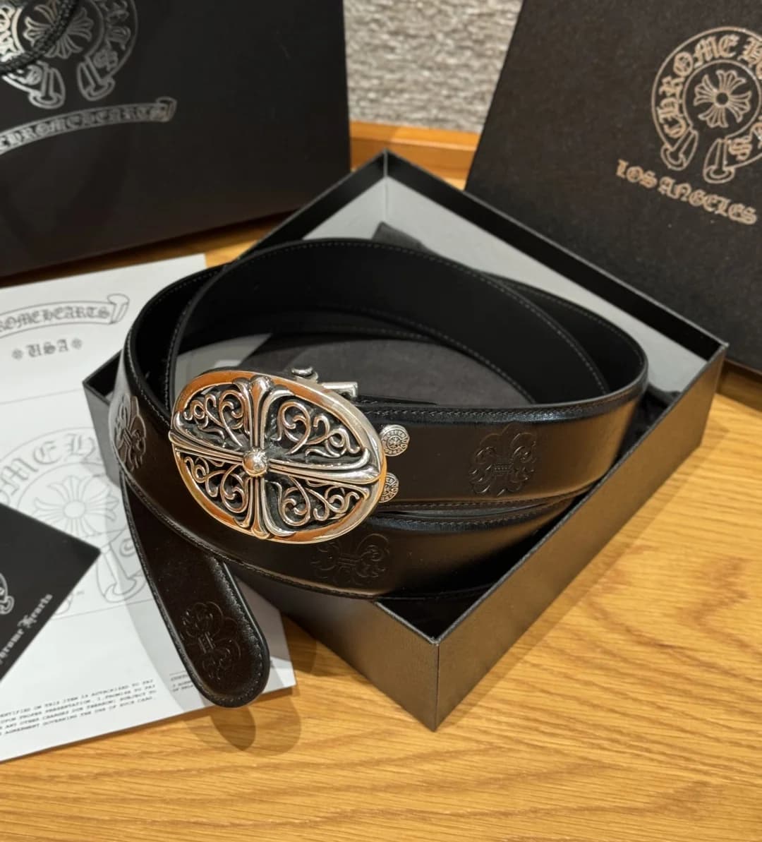 Черный кожаный ремень Chrome Hearts с серебряной пряжкой в фирменной коробке