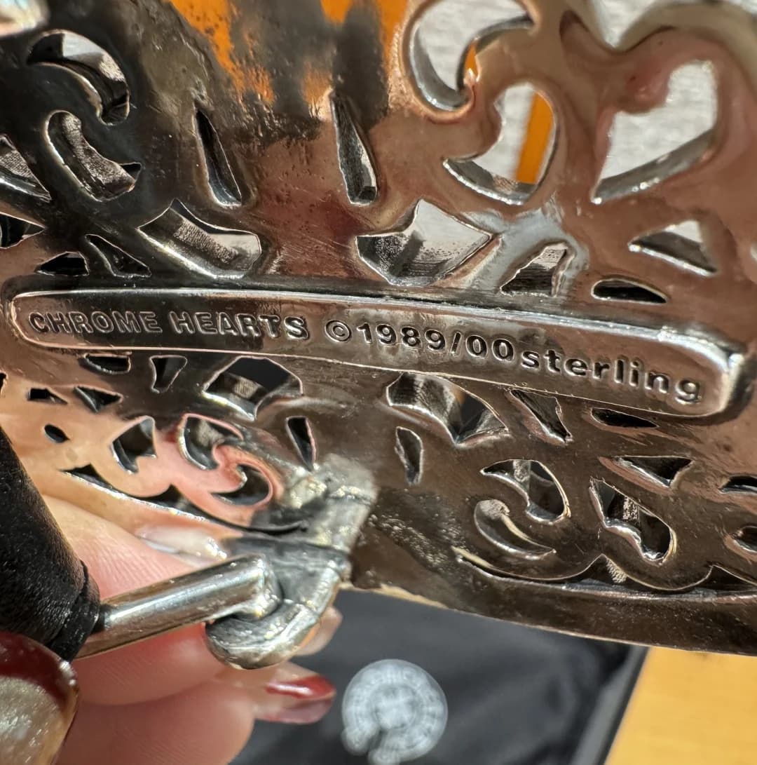 Гравировка Chrome Hearts 1989/00 sterling на обратной стороне пряжки