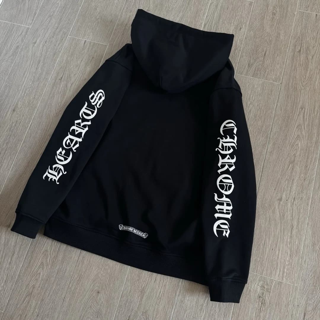 Черное зип-худи Chrome Hearts, вид сзади под углом