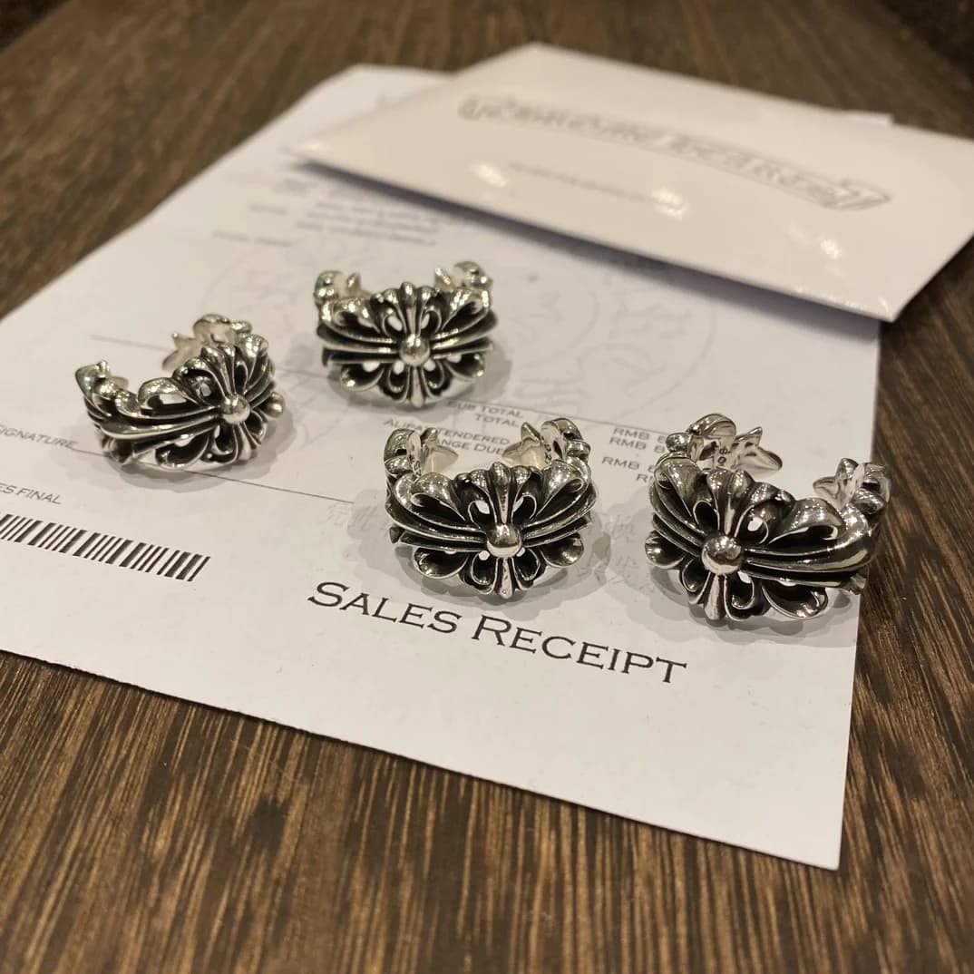 Кольца Chrome Hearts разных размеров на фирменном бланке