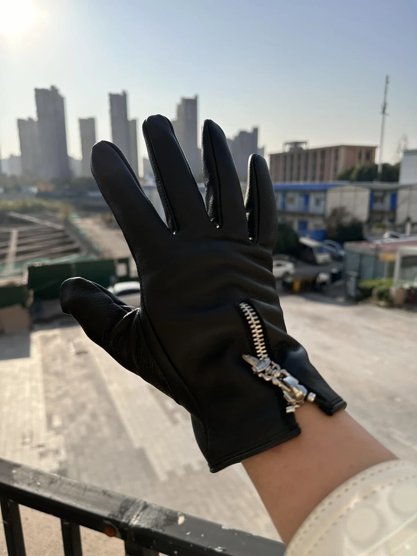 Кожаные перчатки с молнией Dagger