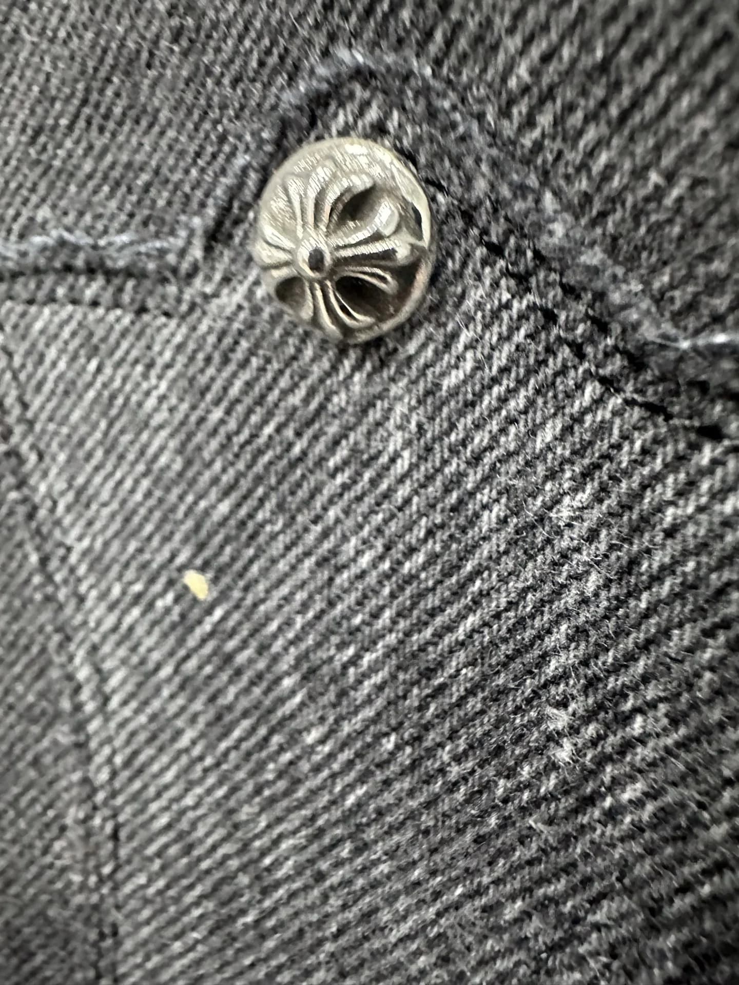 Серебряная заклепка с фирменным тиснением Chrome Hearts