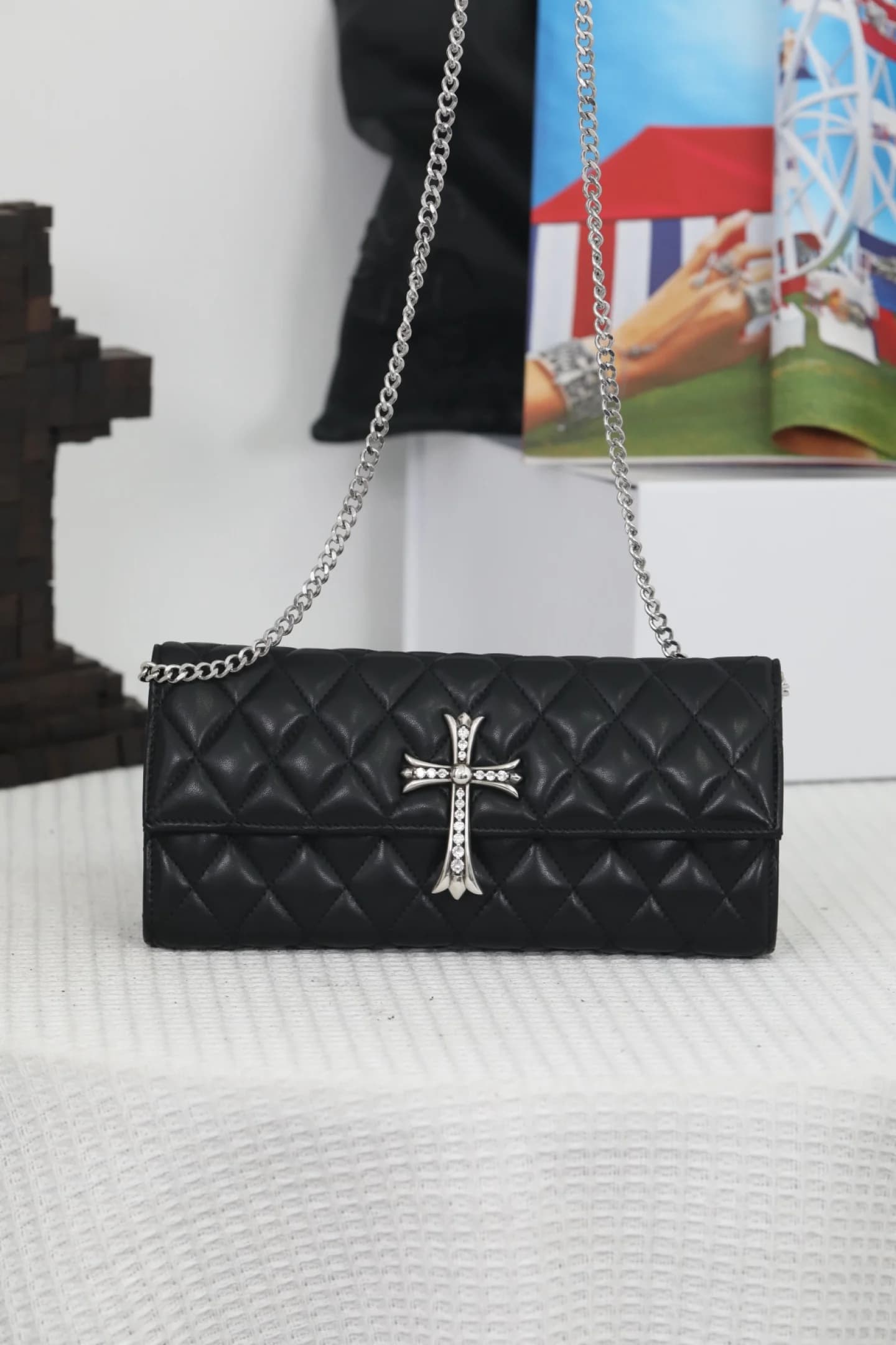 Стёганый чёрный кожаный клатч Chrome Hearts с крестом и цепочкой