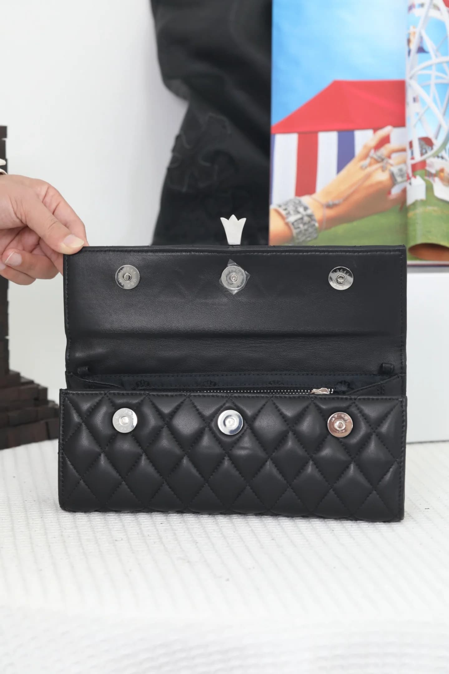Открытый клатч Chrome Hearts с металлическими кнопками