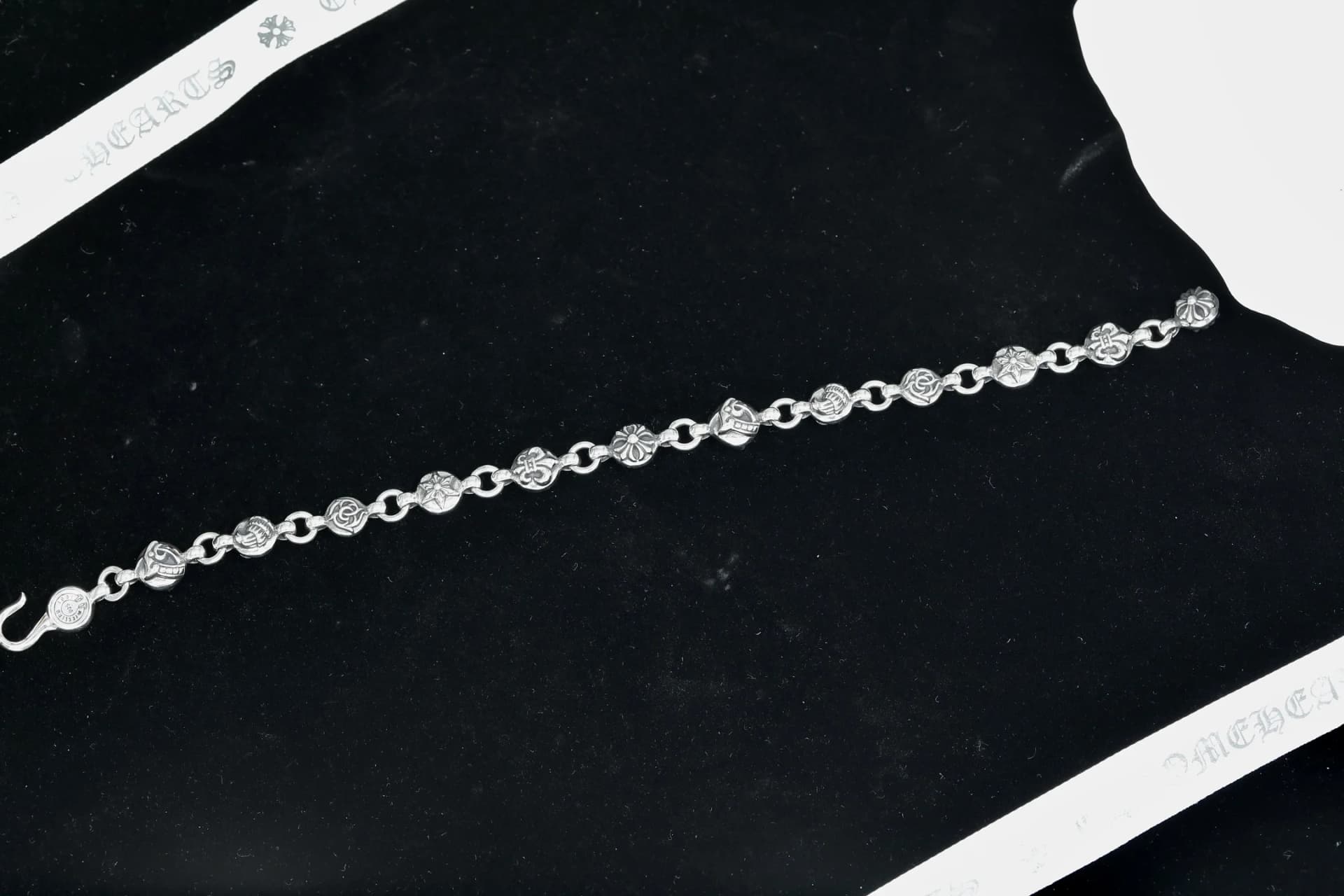 Браслет Chrome Hearts с объемными бусинами, вид по всей длине