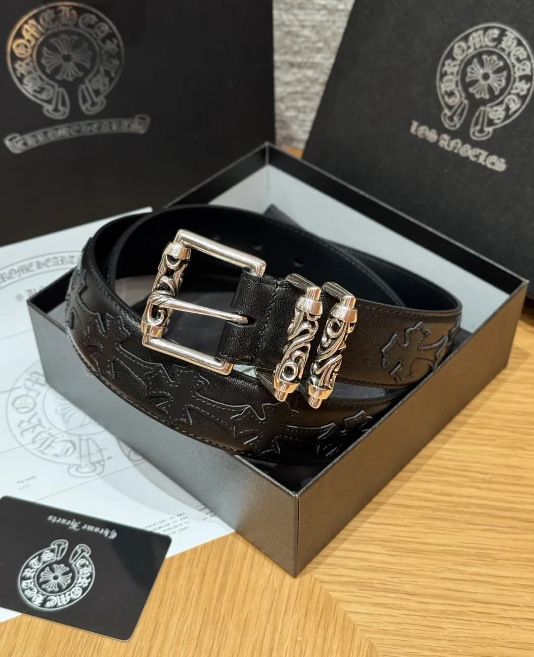 Кожаный ремень Chrome Hearts с серебряной роликовой пряжкой в коробке