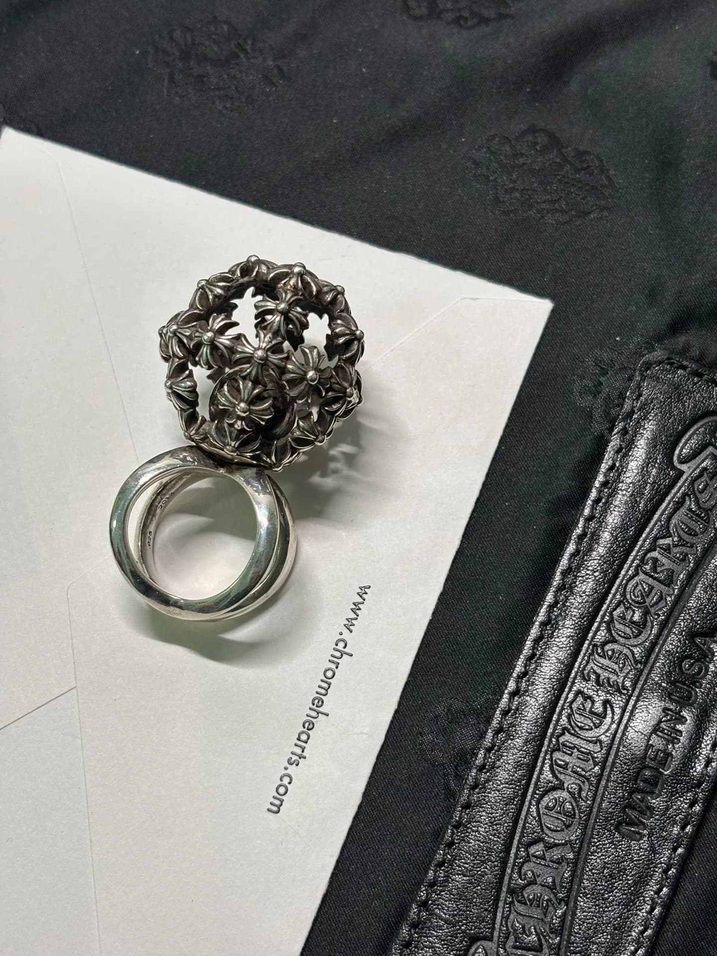 Серебряное кольцо Chrome Hearts со складным шаром из крестов на фирменном конверте