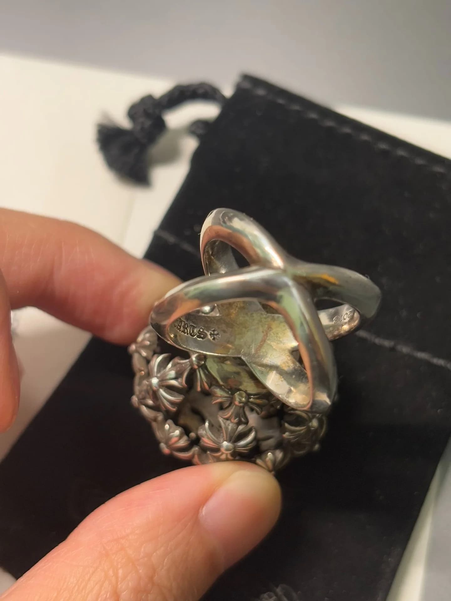 Основание и внутренняя конструкция шинки кольца Chrome Hearts