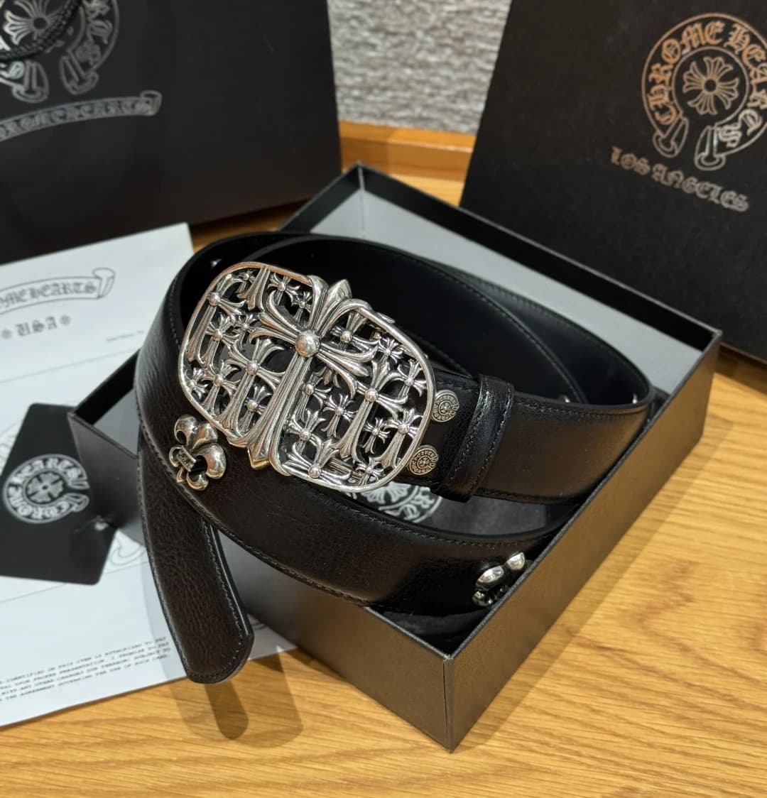 Черный кожаный ремень Chrome Hearts с массивной резной пряжкой в фирменной коробке
